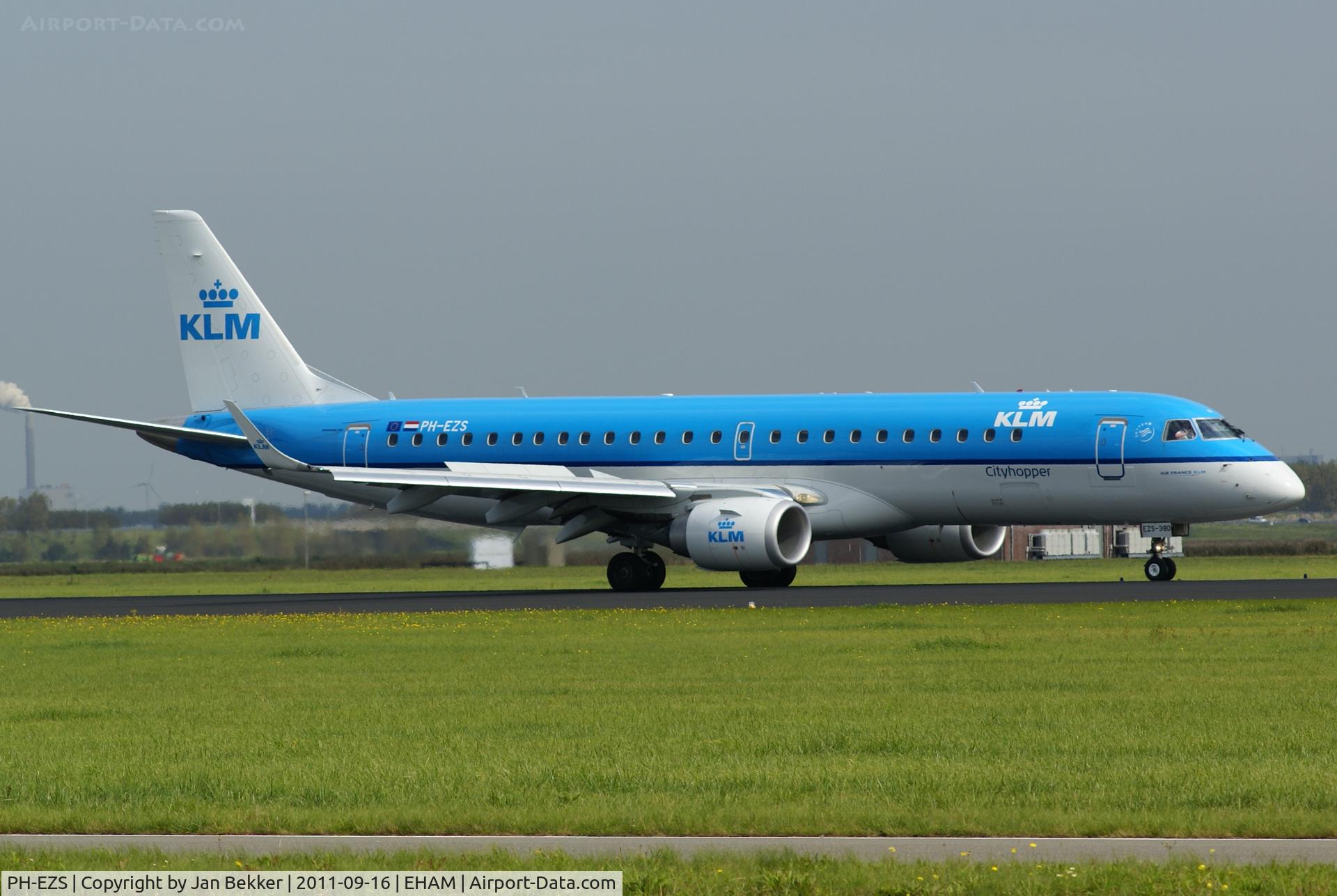 PH-EZS, 2010 Embraer 190LR (ERJ-190-100LR) C/N 19000380, Just after landing on the Polderbaan at Schiphol.