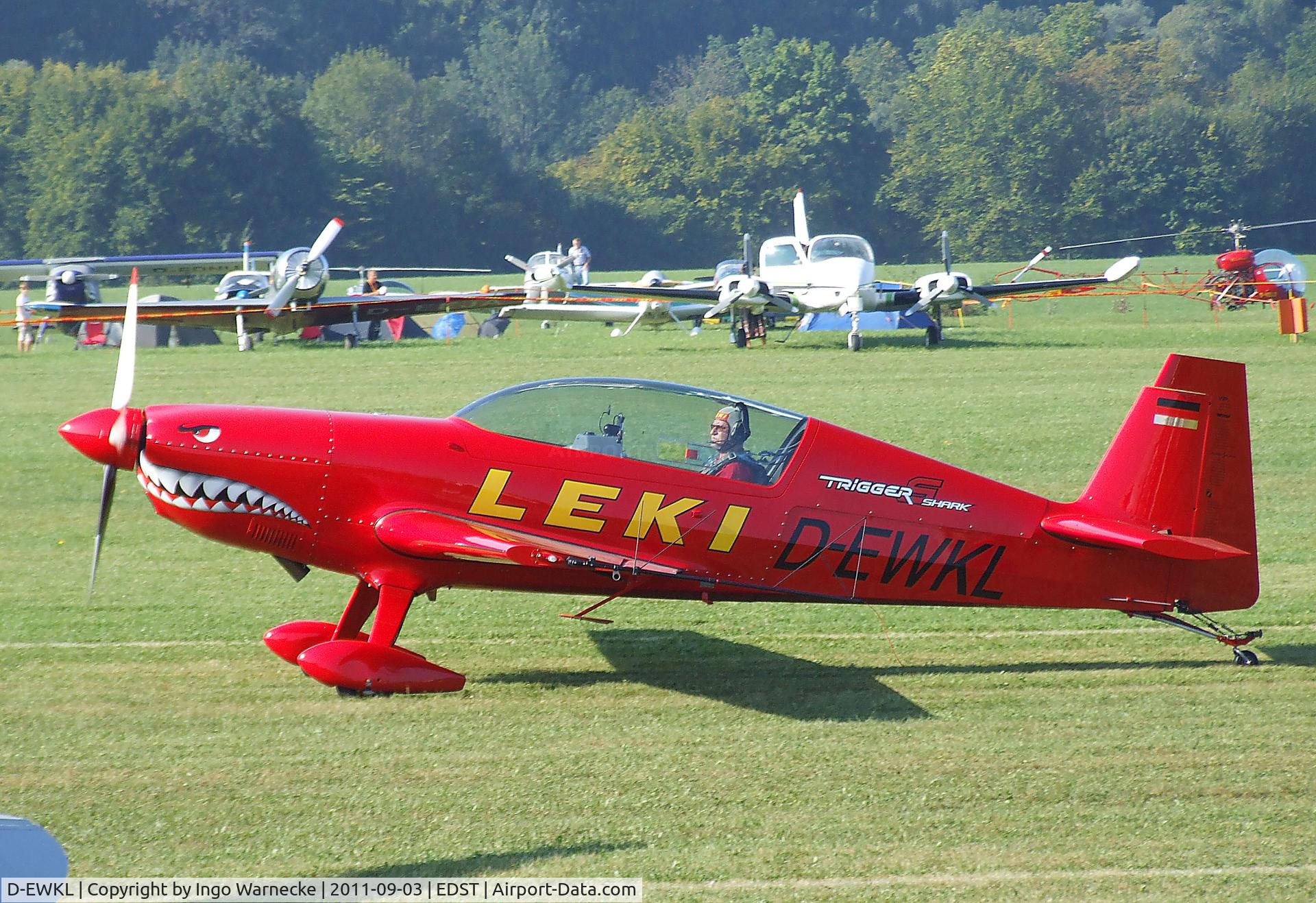D-EWKL, 1998 Extra EA-300L C/N 064, Extra EA-300/L at the 2011 Hahnweide Fly-in, Kirchheim unter Teck airfield