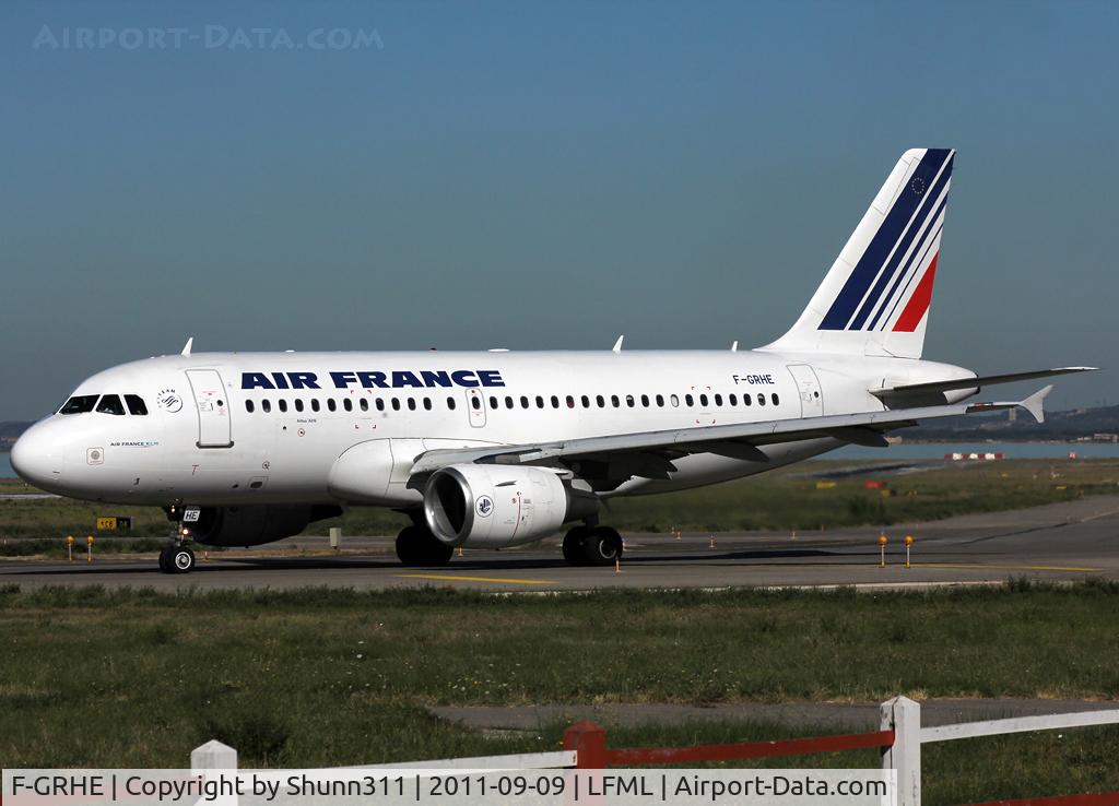 F-GRHE, 1999 Airbus A319-111 C/N 1020, Lining rwy 31R for departure...