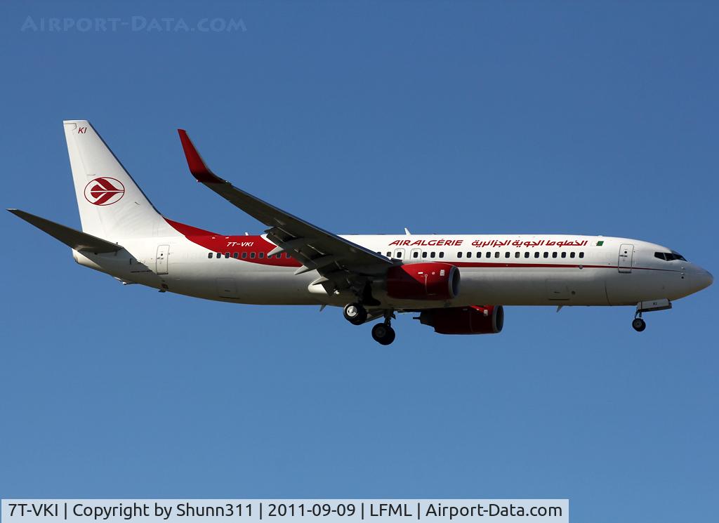 7T-VKI, 2011 Boeing 737-8D6 C/N 40863, Landing rwy 31R