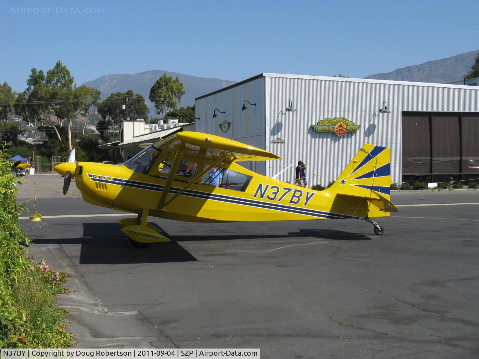 N37BY, 2004 American Champion 8KCAB Super Decathlon C/N 951-2004, 2004 American Champion 8KCAB SUPER DECATHLON, Lycoming AEIO-360 180 Hp, refueling