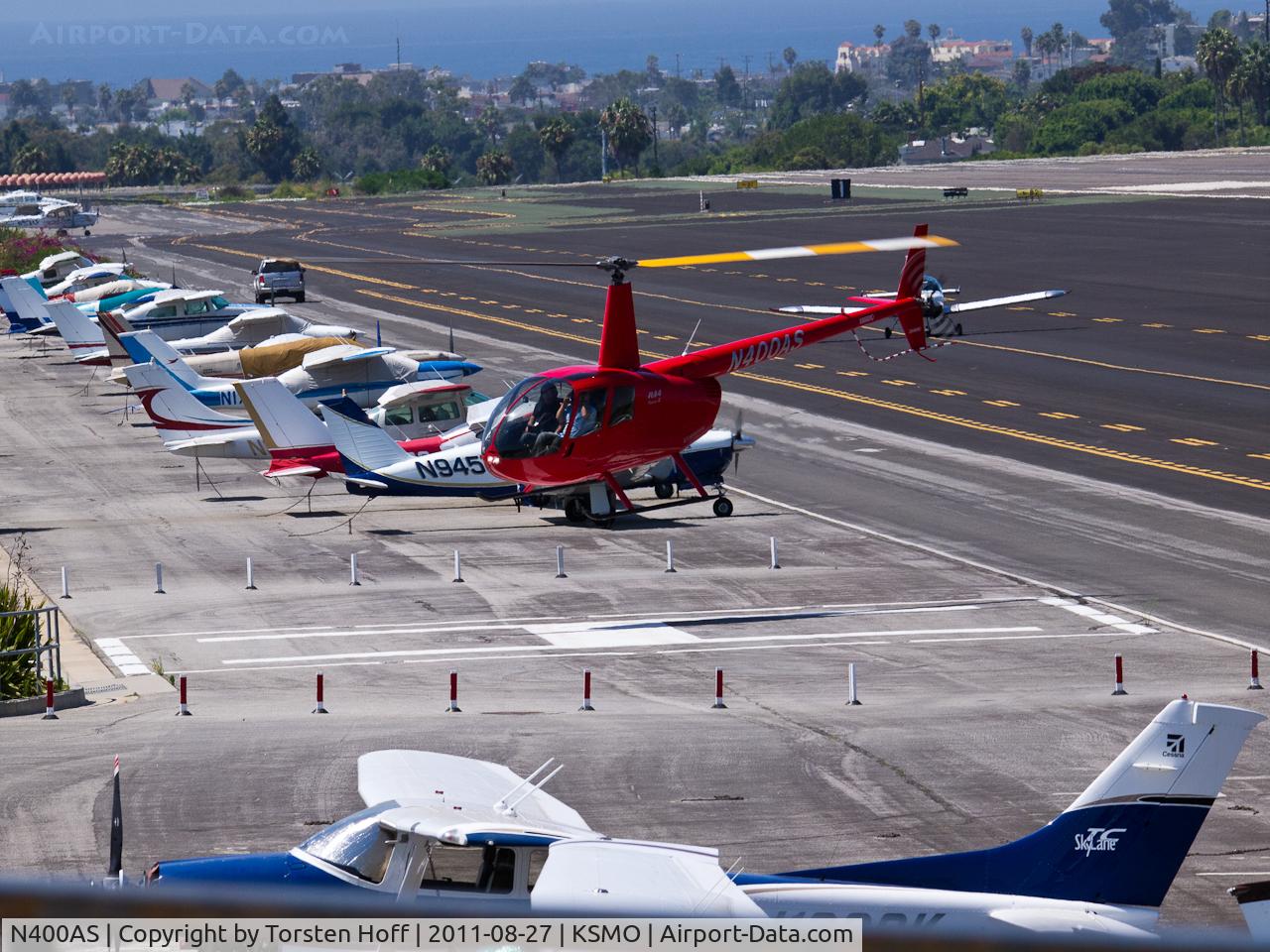 N400AS, 2007 Robinson R44 II C/N 12074, N400AS about to settle on the helipad