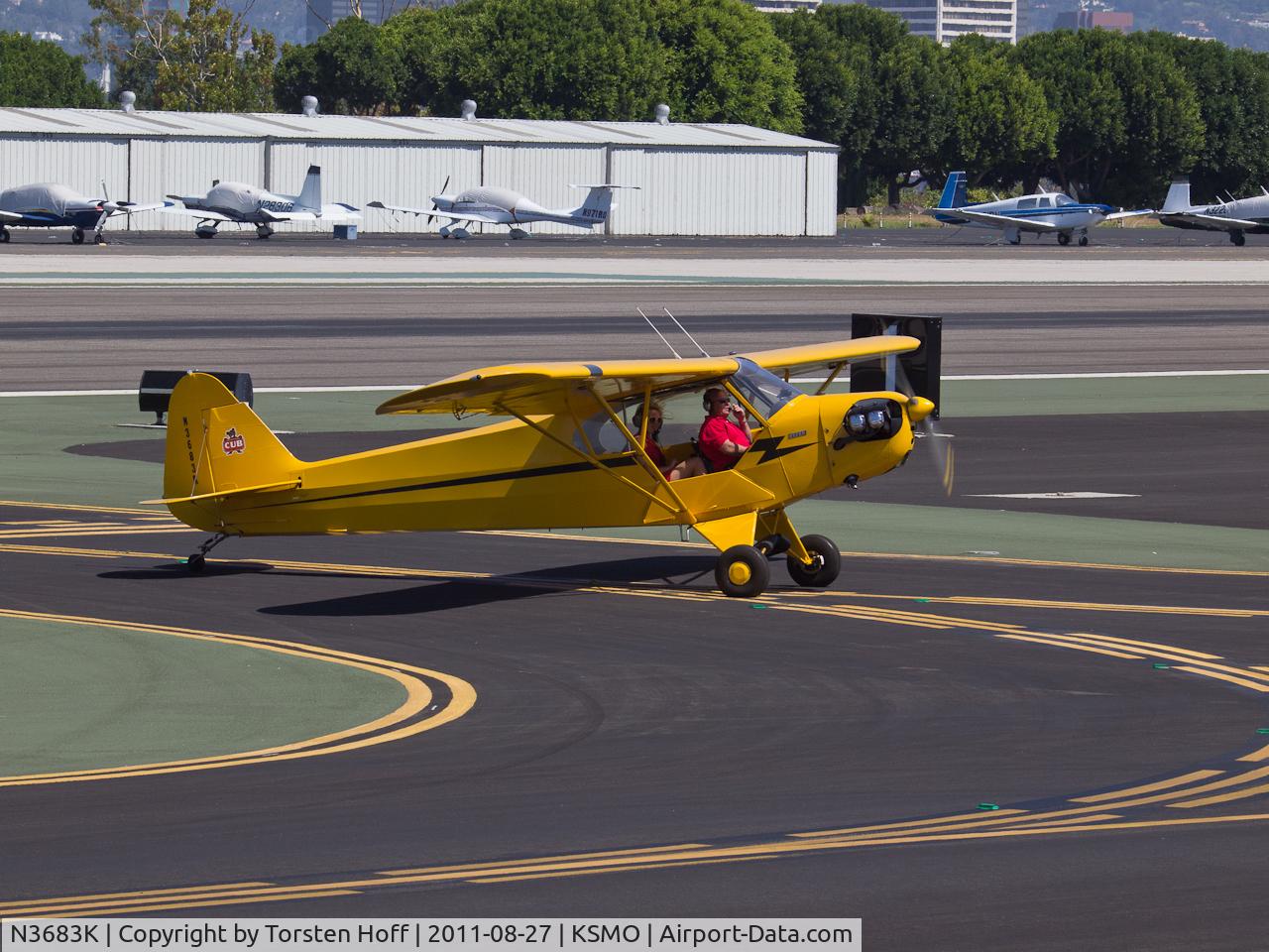 N3683K, 1946 Piper J3C-65 Cub C/N 22374, N3683K taxiing