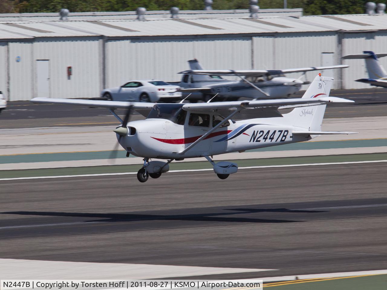 N2447B, 1999 Cessna 172R C/N 17280801, N2447B arriving on RWY 21
