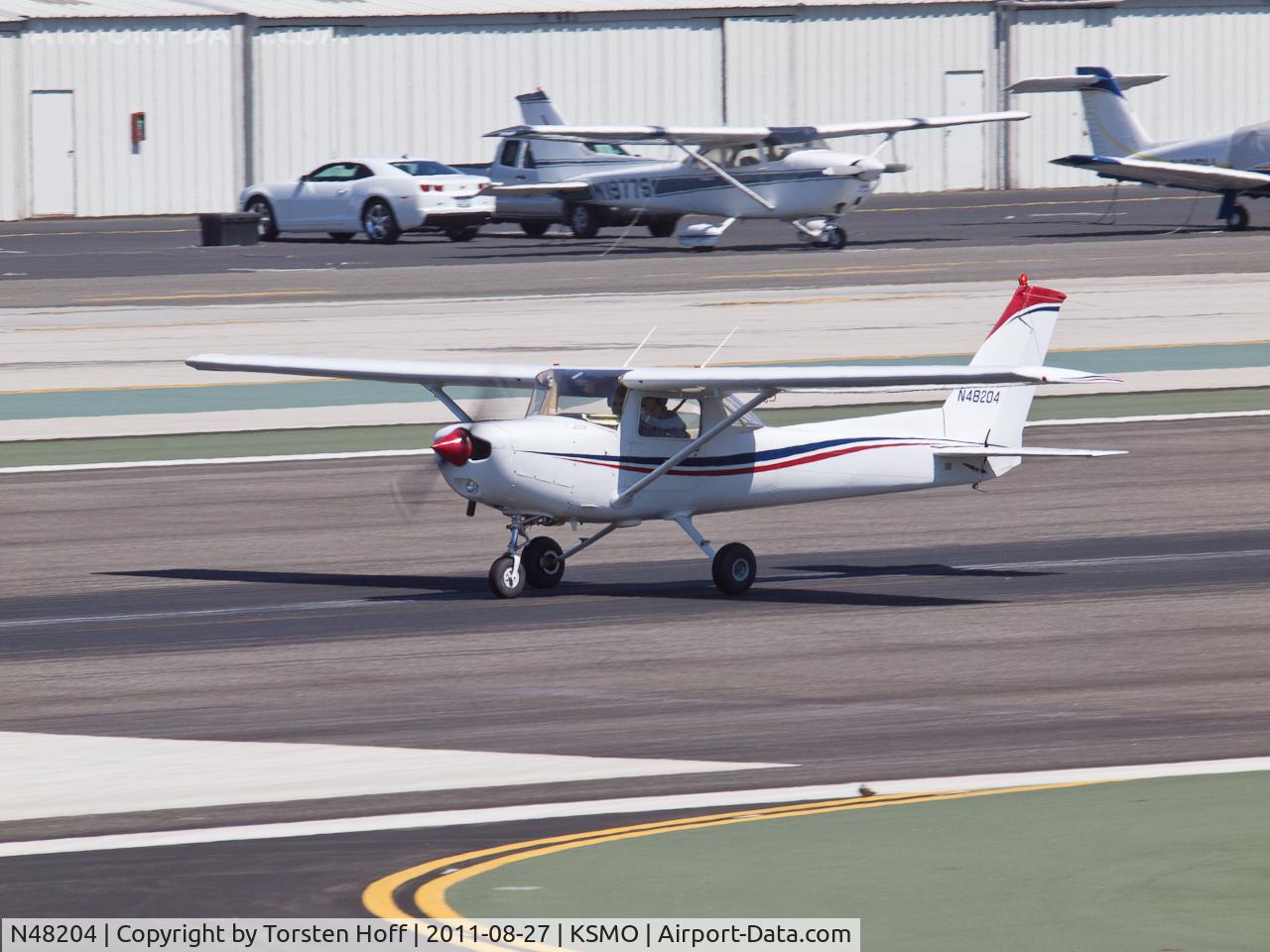 N48204, 1979 Cessna 152 C/N 15283301, N48204 departing from RWY 21