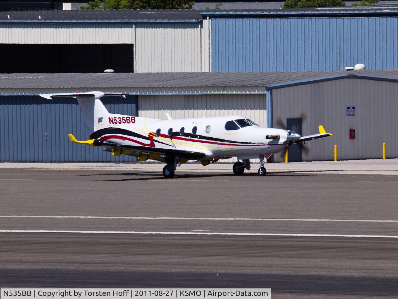 N535BB, 2004 Pilatus PC-12/45 C/N 596, N535BB taxiing