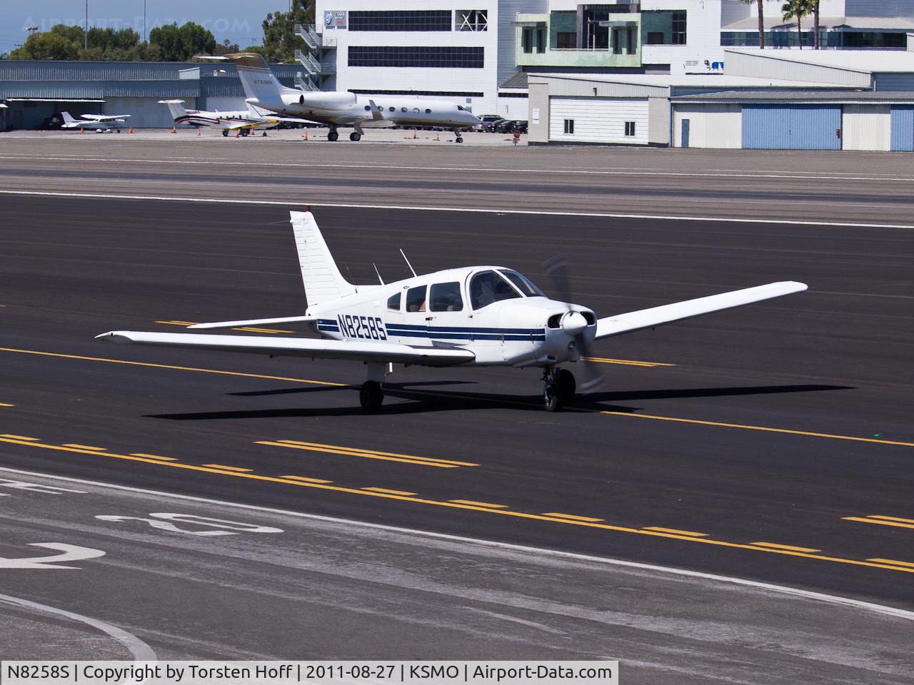 N8258S, 1980 Piper PA-28-161 C/N 28-8116024, N8258S taxiing