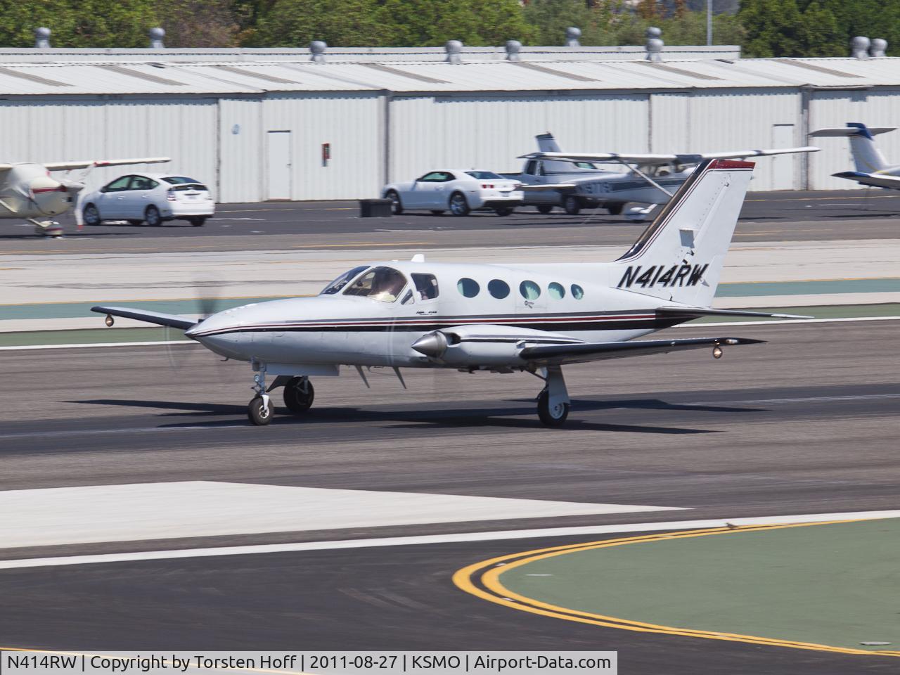 N414RW, 1979 Cessna 414A Chancellor C/N 414A0295, N414RW departing from RWY 21