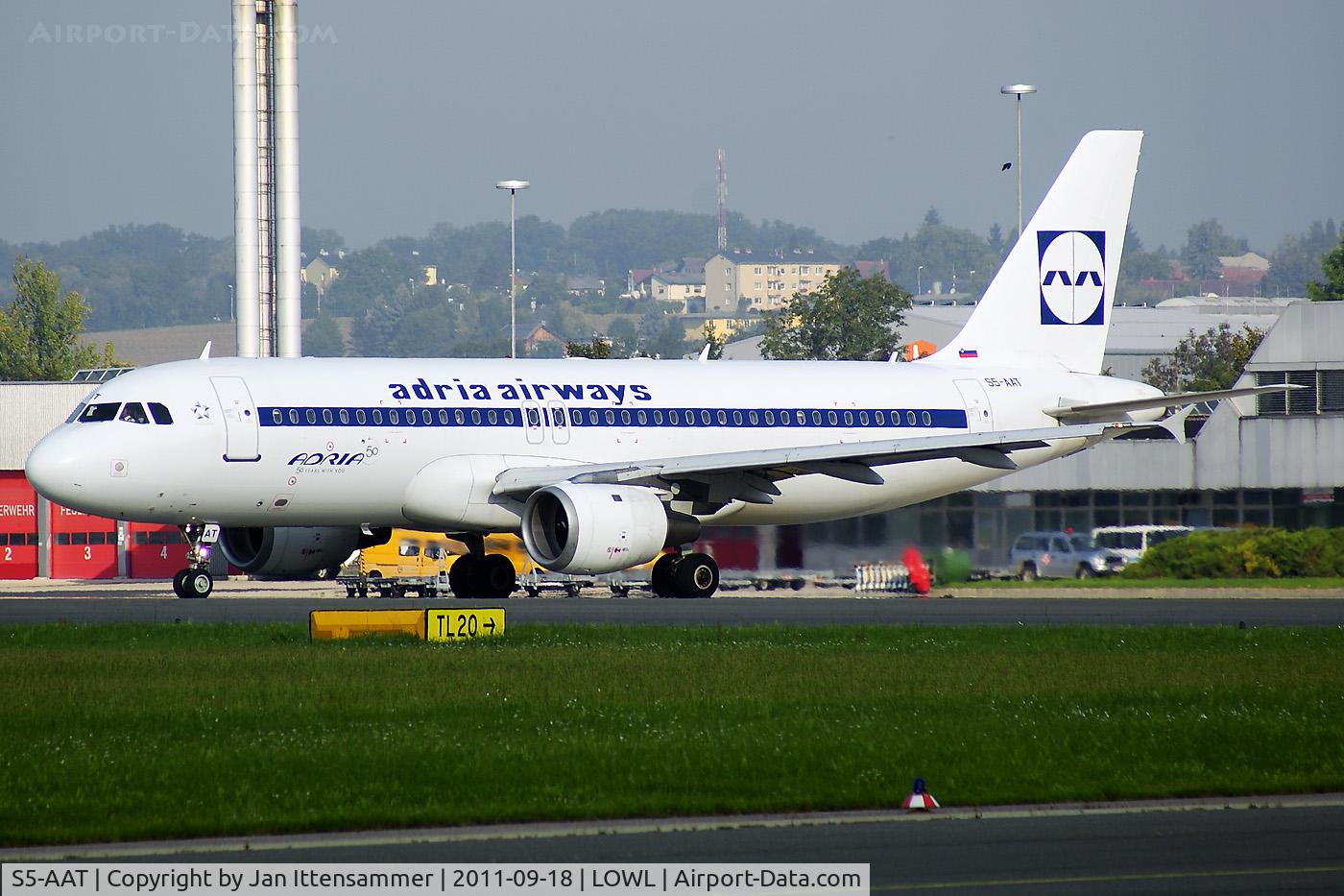 S5-AAT, 1991 Airbus A320-231 C/N 0191, S5-AAT @ LOWL