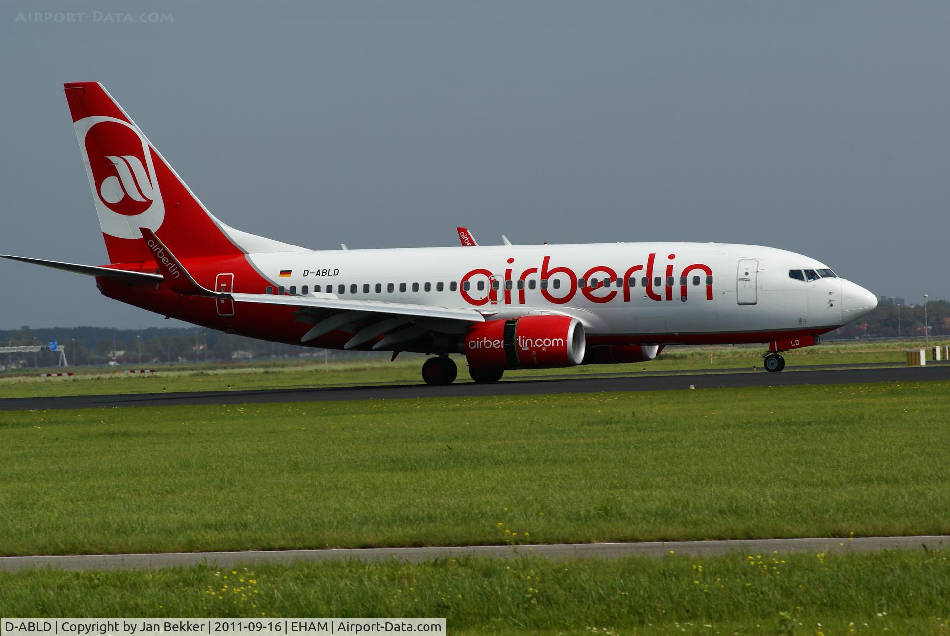 D-ABLD, 2008 Boeing 737-76J C/N 36117, Just after landing on the Polderbaan at Schiphol