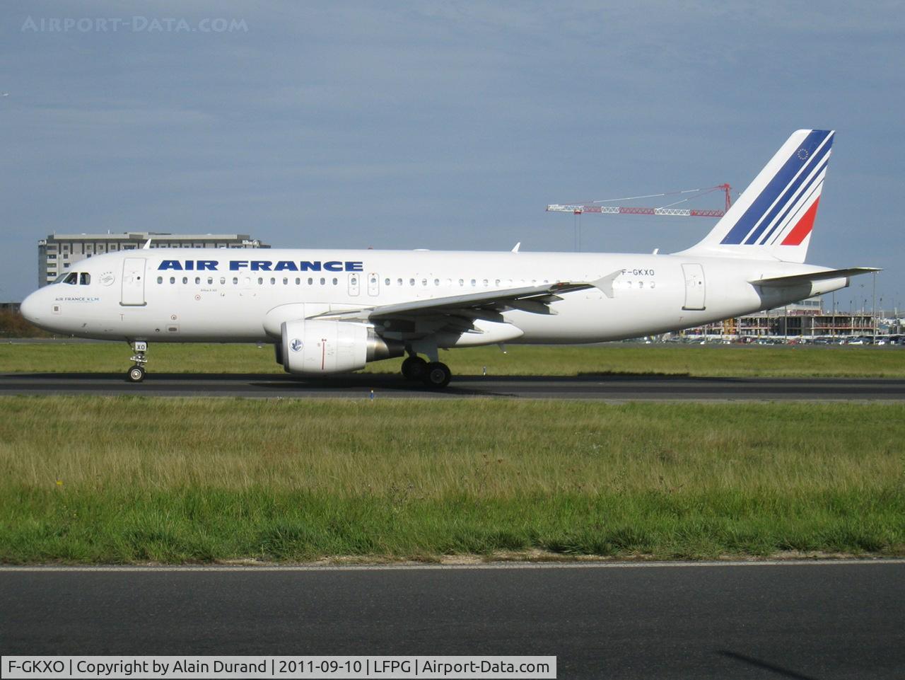 F-GKXO, 2008 Airbus A320-214 C/N 3420, taxy to runway 09R