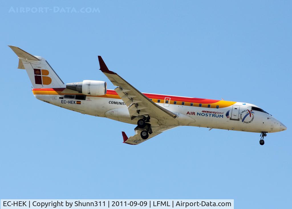 EC-HEK, 1999 Canadair CRJ-200ER (CL-600-2B19) C/N 7320, Landing rwy 31R