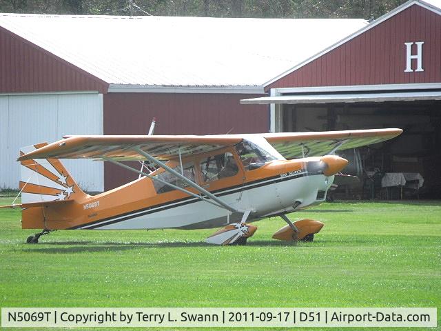 N5069T, Bellanca 8KCAB Super Decathlon C/N 611-80, Just arrived at Clarence Aerodrome.