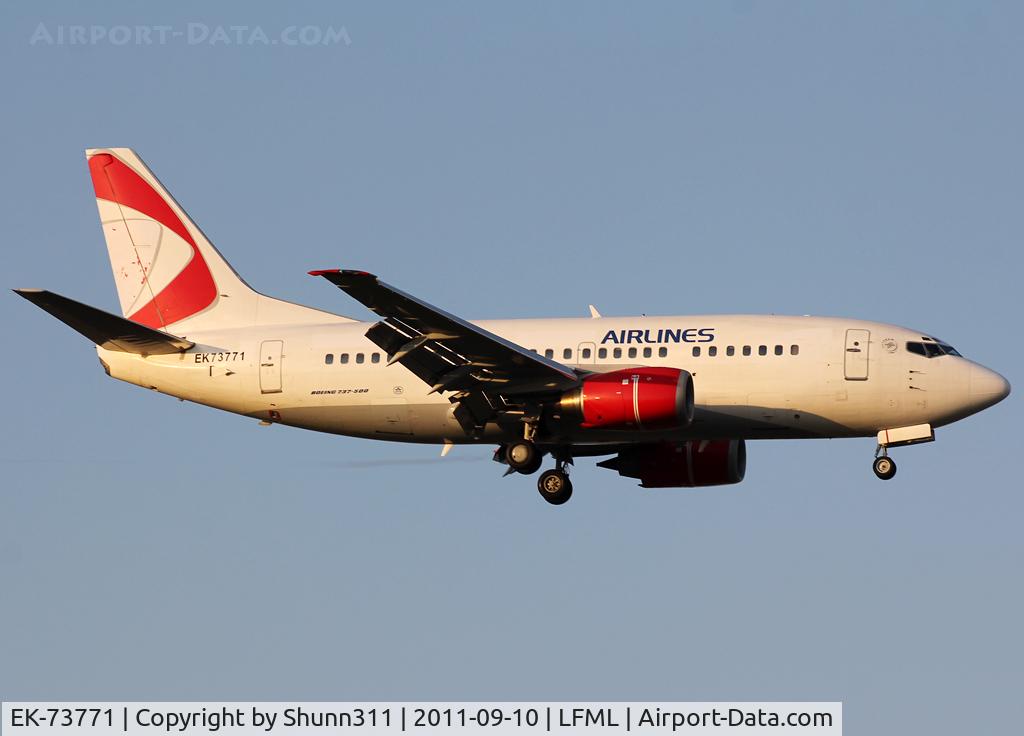 EK-73771, 1997 Boeing 737-55S C/N 28471, Landing rwy 31R