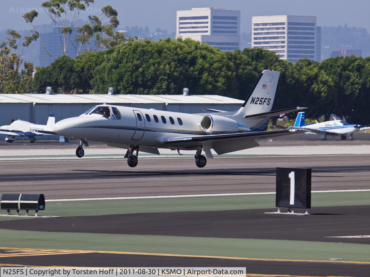 N25FS, 1997 Cessna 550 Citation Bravo C/N 550-0823, N25FS arriving on RWY 21