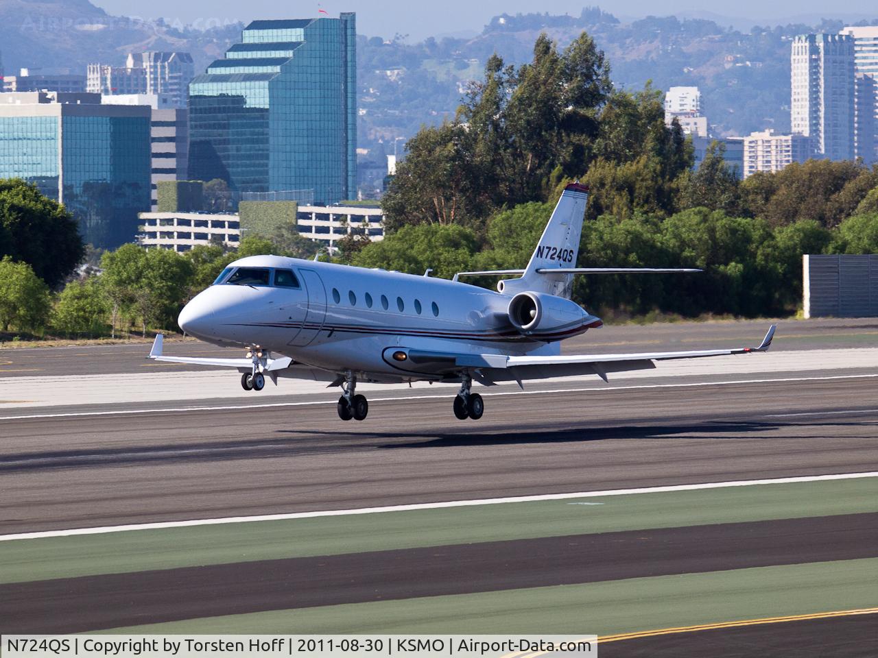 N724QS, 2004 Israel Aircraft Industries Gulfstream 200 C/N 100, N724QS arriving on RWY 21
