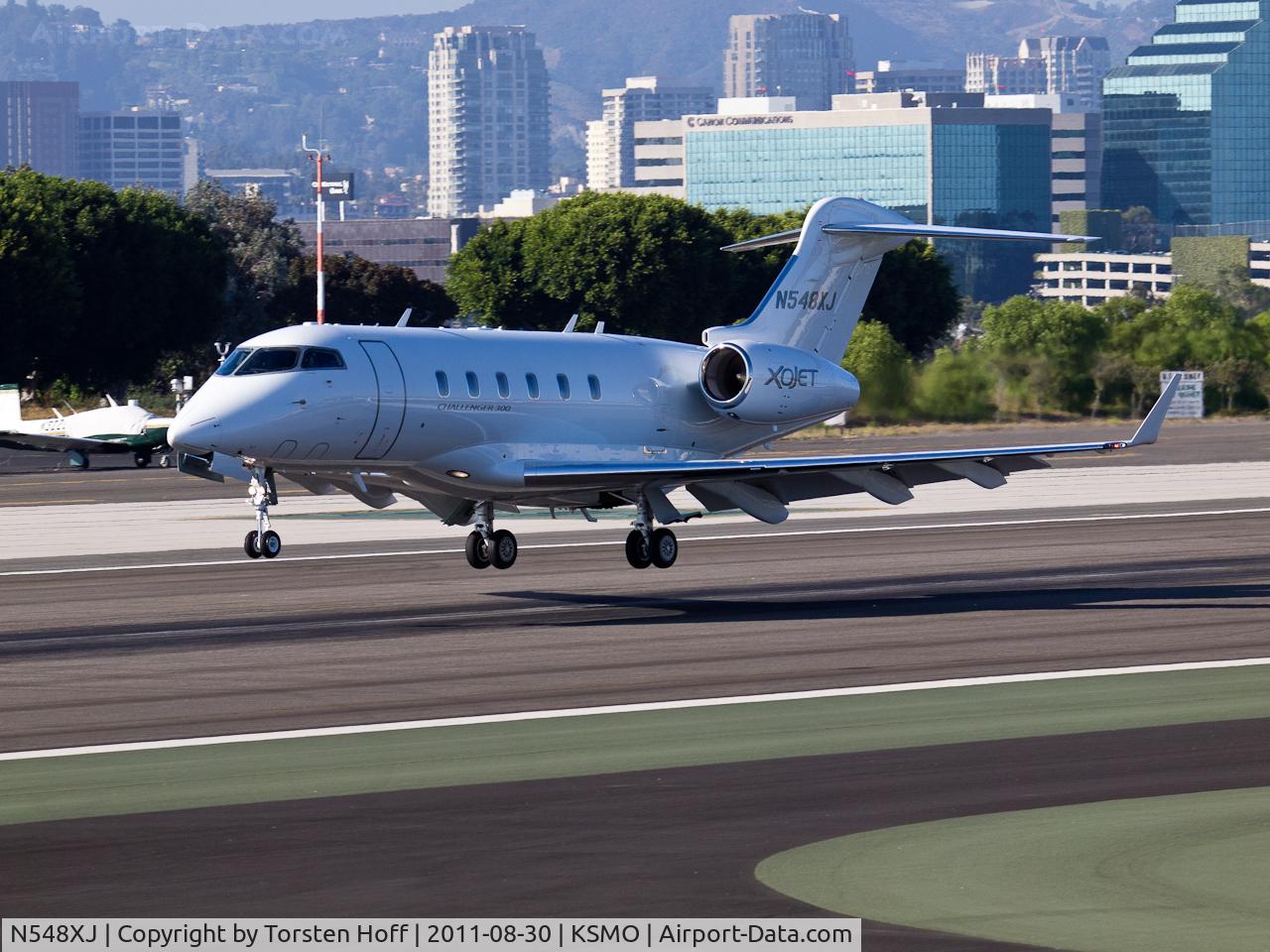 N548XJ, Bombardier Challenger 300 (BD-100-1A10) C/N 20301, N548XJ arriving on RWY 21