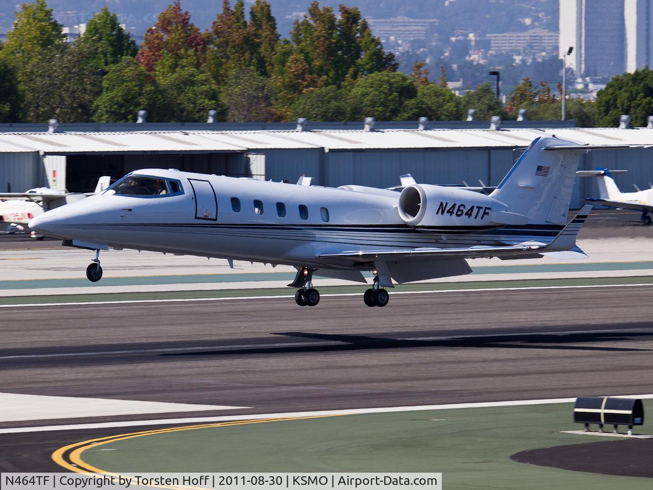 N464TF, 2000 Learjet 60 C/N 60-185, N464TF arriving on RWY 21