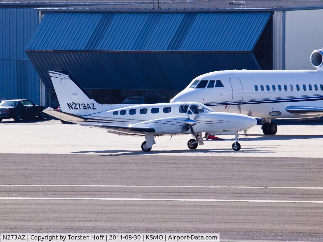 N273AZ, 1979 Cessna 441 C/N 441-0104, N273AZ taxiing