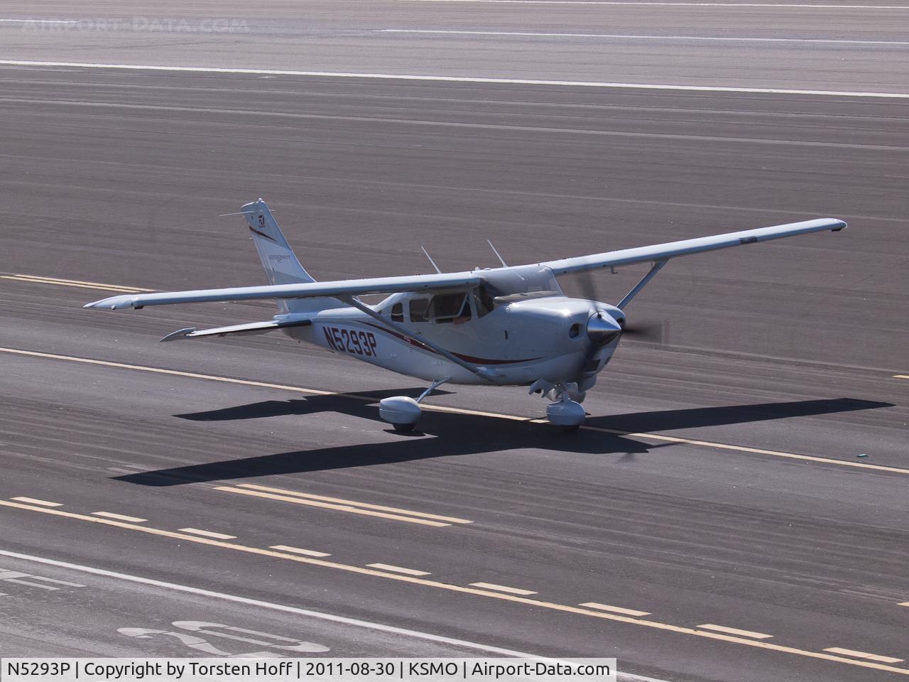 N5293P, Cessna T206H Turbo Stationair C/N T20608962, N5293P taxiing