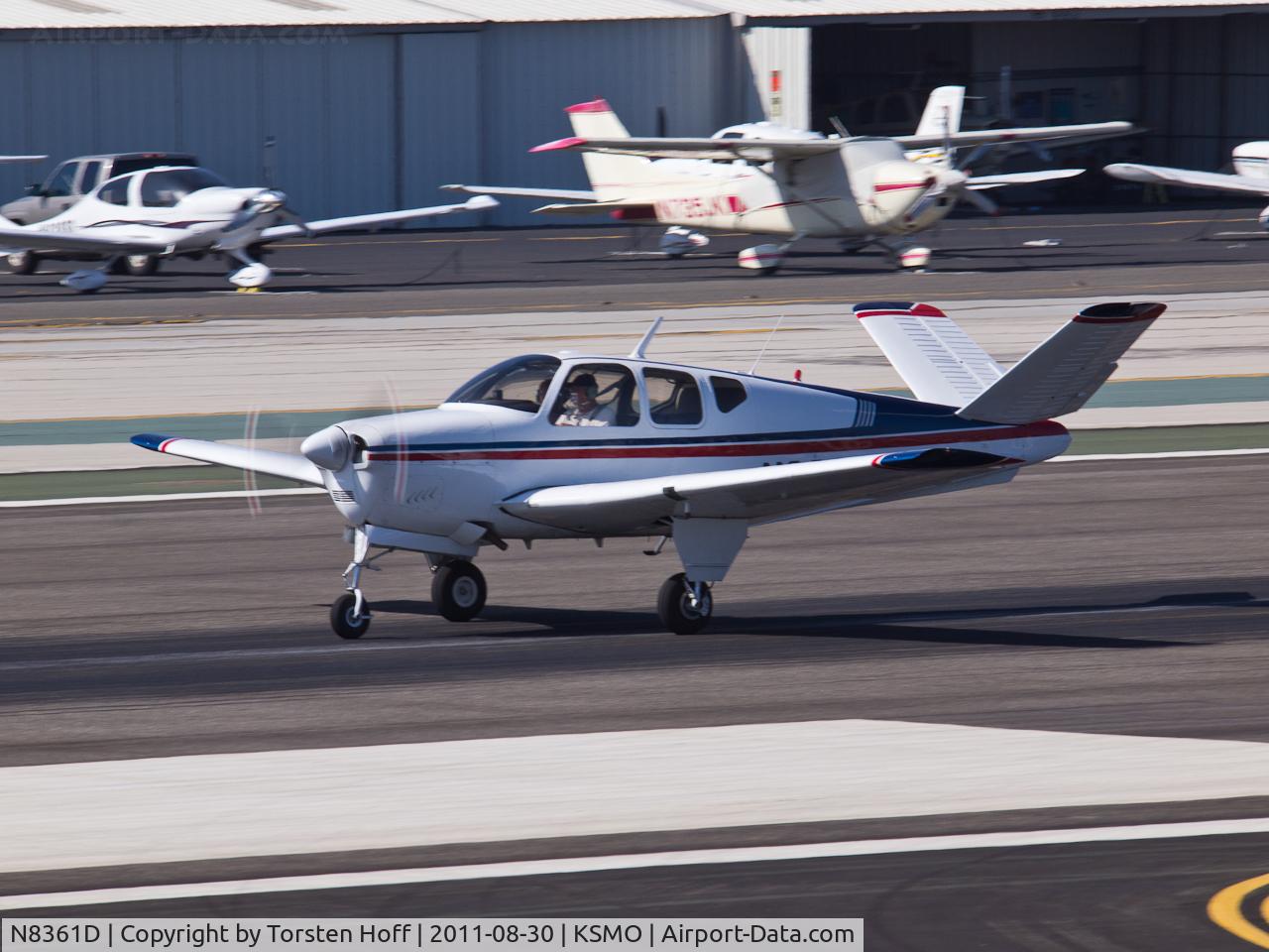 N8361D, 1958 Beech J35 Bonanza C/N D-5471, N8361D departing from RWY 21