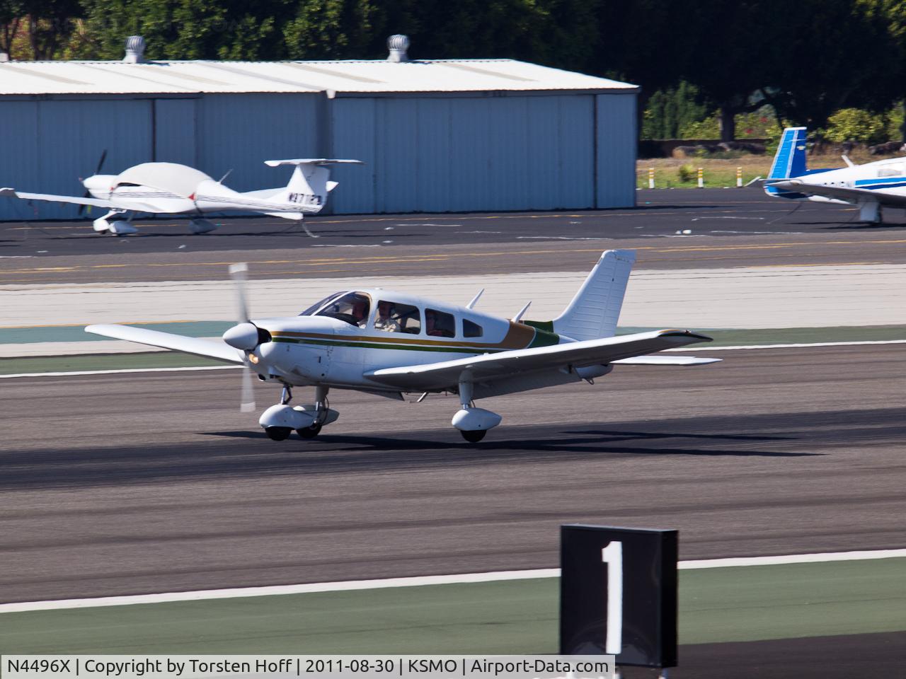 N4496X, 1975 Piper PA-28-181 C/N 28-7690022, N4496X arriving on RWY 21