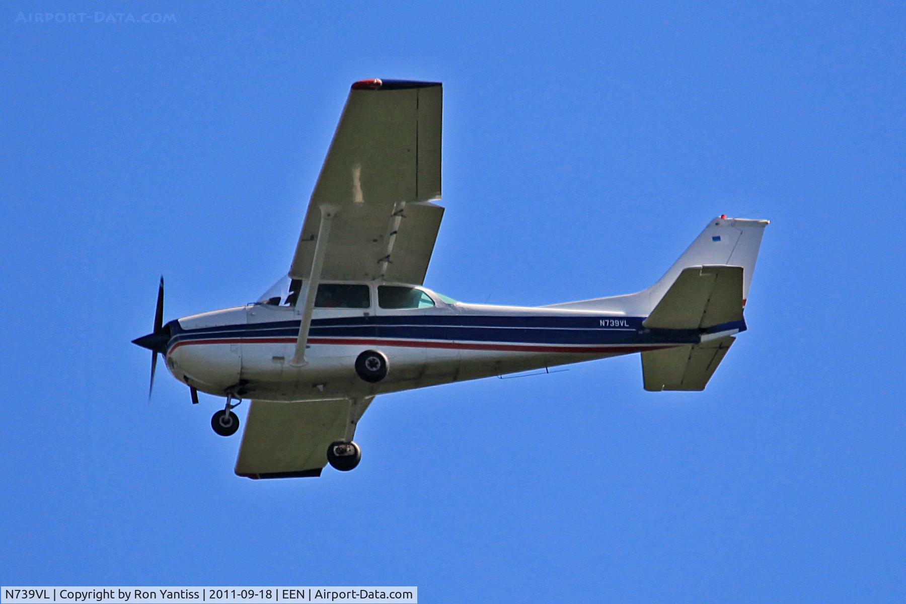N739VL, 1978 Cessna 172N C/N 17270840, Final runway 02, Dillant-Hopkins Airport, Keene, NH