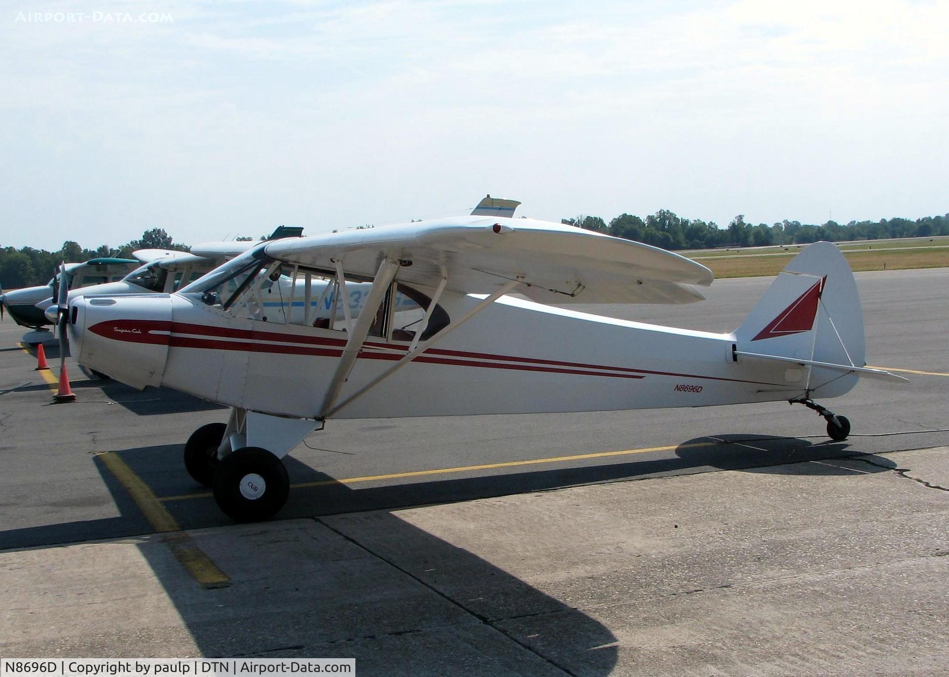 N8696D, 1958 Piper PA-18 C/N 18-6306, At Downtown Shreveport.