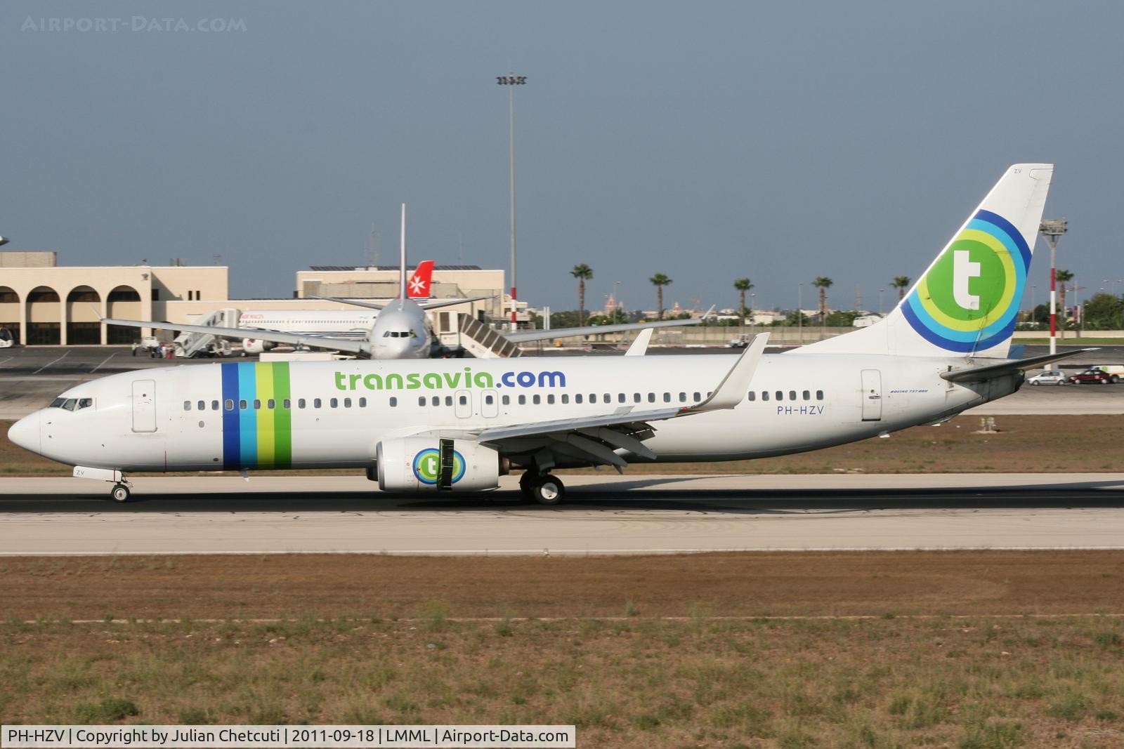 PH-HZV, 2002 Boeing 737-8K2 C/N 30650, Landing Runway 31