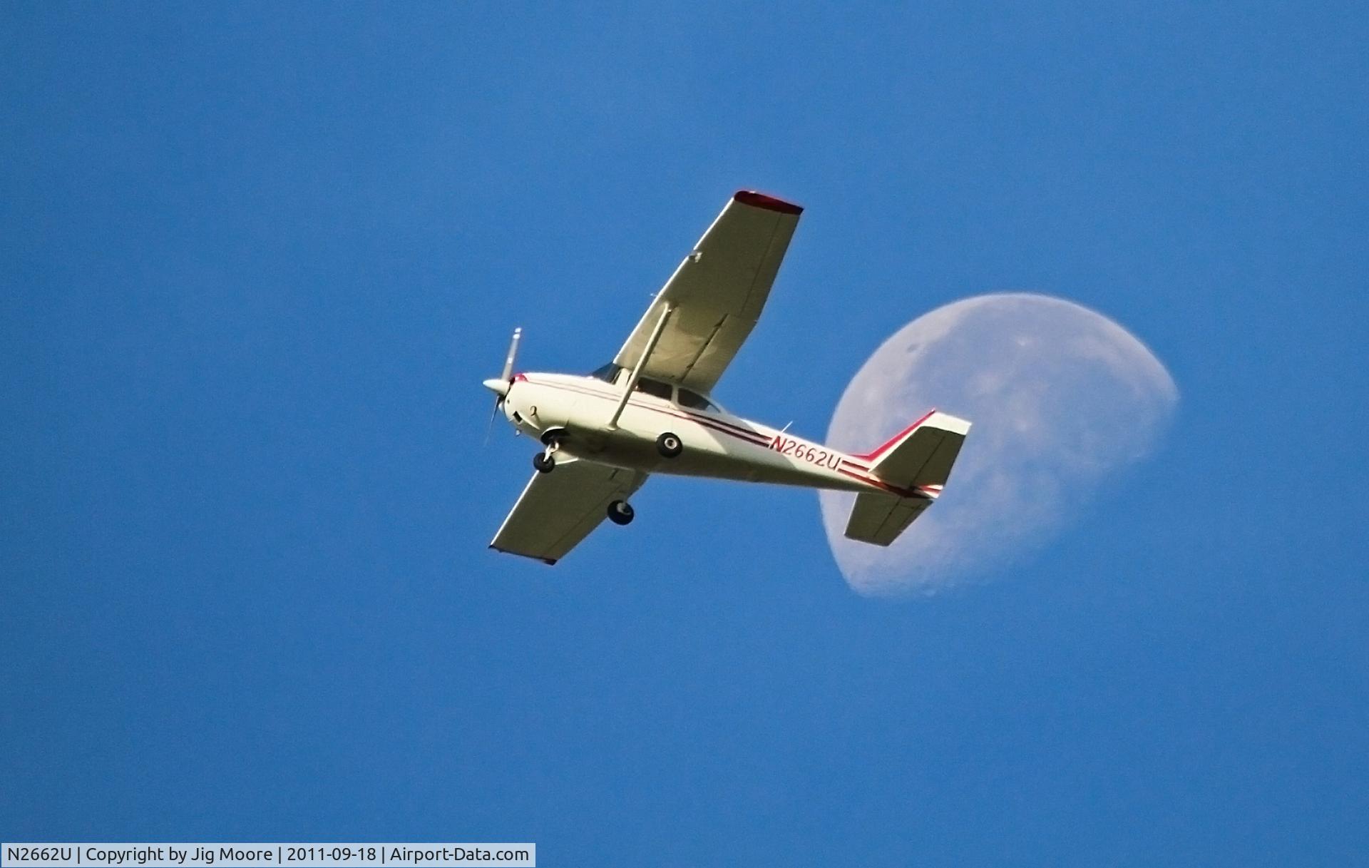 N2662U, 1963 Cessna 172D C/N 17250262, I was shooting a motorcycle trackday for SportbikeTrackTime.com at Gingerman Raceway in South Haven, Mi, when I saw this plane fly over.  Thought the owner might appreciate a copy.