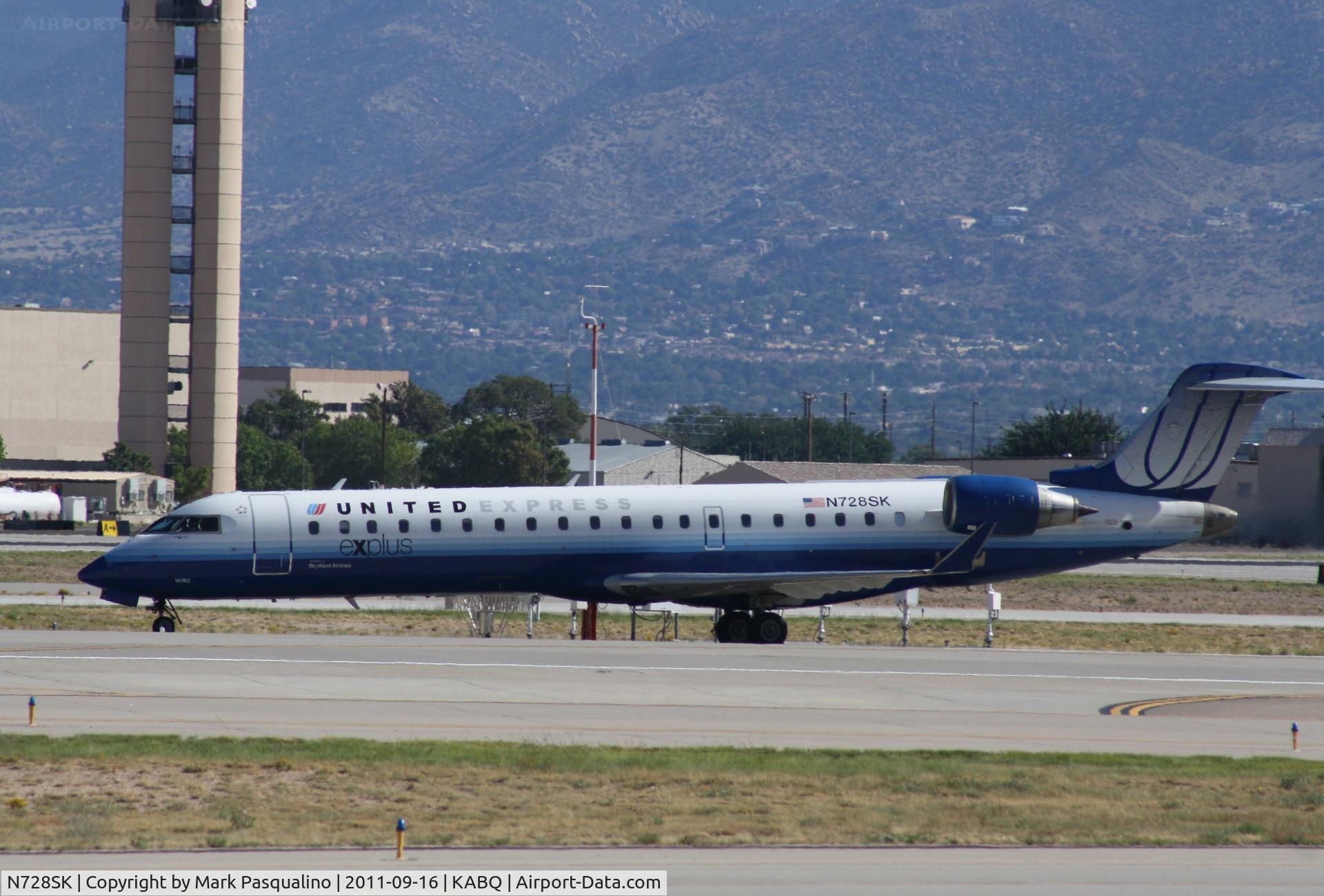 N728SK, 2005 Bombardier CRJ-701 (CL-600-2C10) Regional Jet C/N 10192, CL-600-2C10