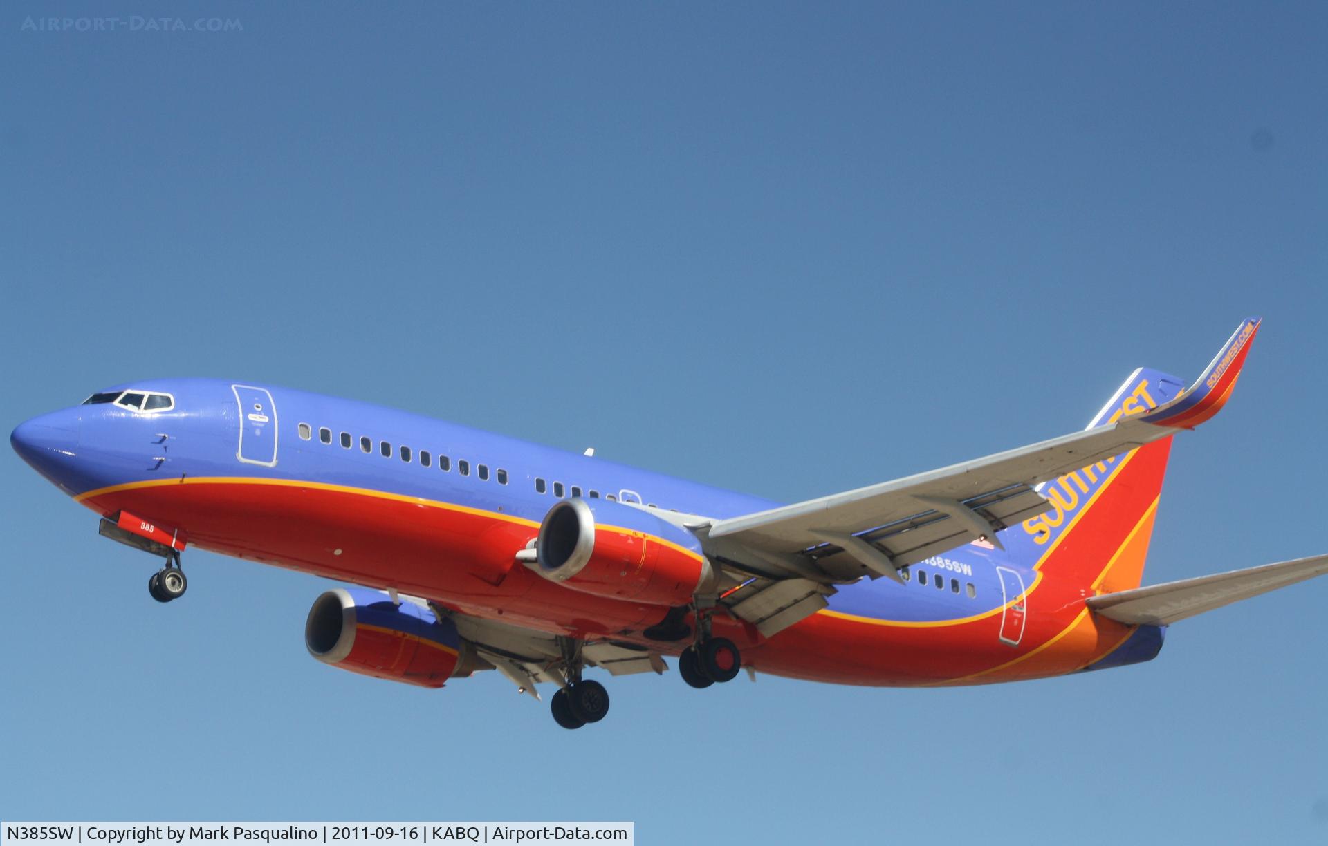 N385SW, 1994 Boeing 737-3H4 C/N 26600, Boeing 737-300