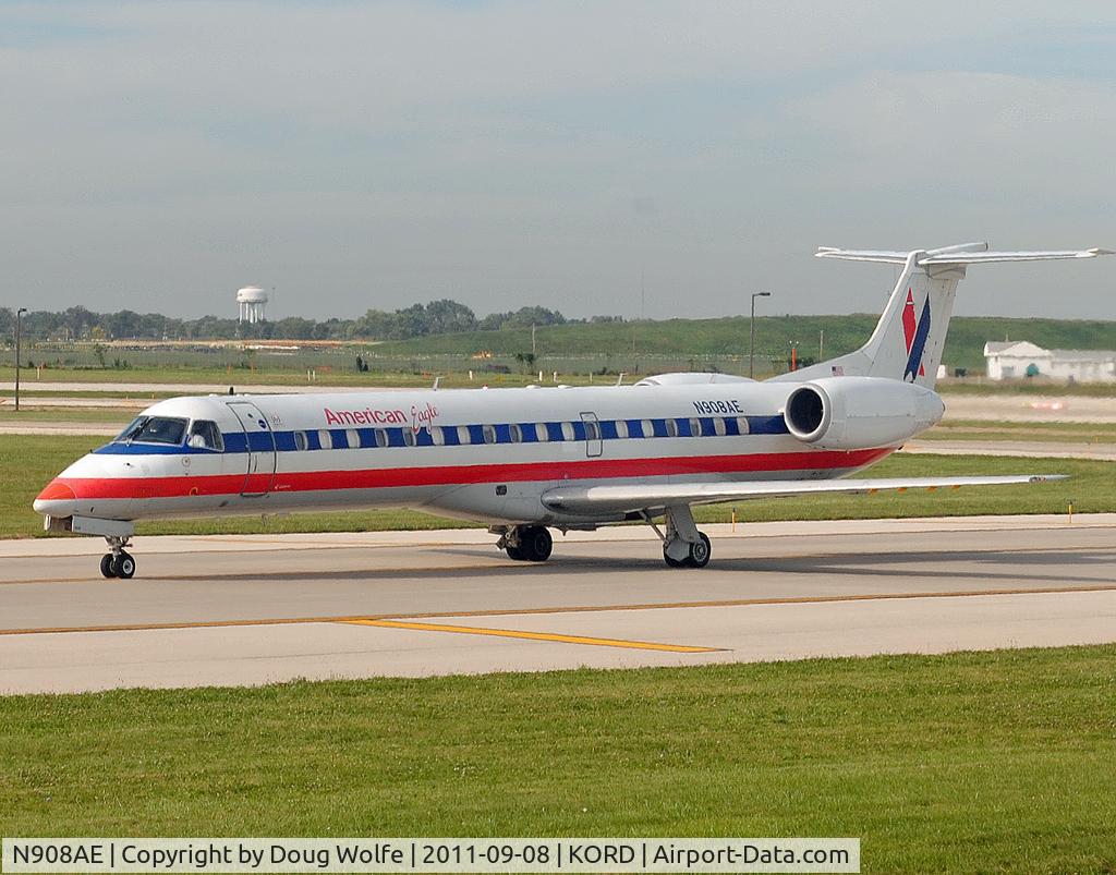 N908AE, 2005 Embraer ERJ-145LR (EMB-145LR) C/N 14500897, On the move at Chicago O'Hare in September 2011.