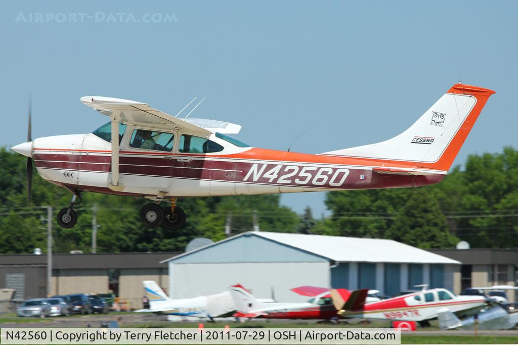 N42560, 1968 Cessna 182L Skylane C/N 18259077, At 2011 Oshkosh