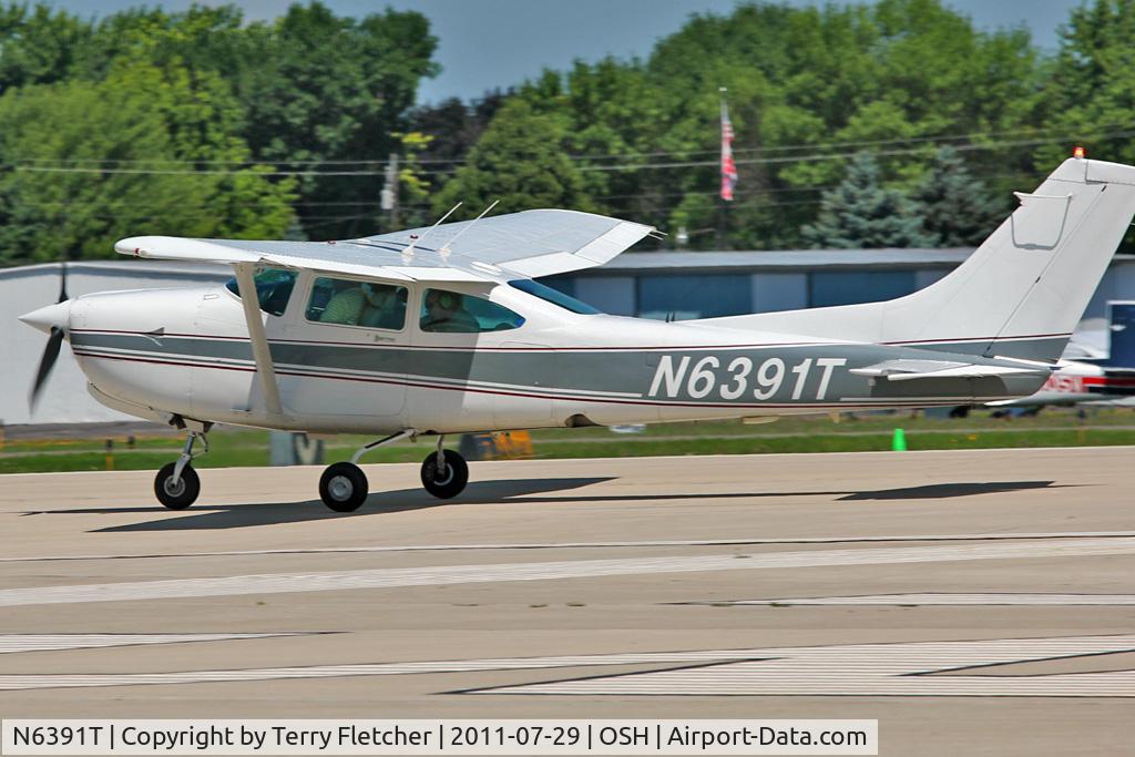 N6391T, 1985 Cessna R182 Skylane RG C/N R18202009, At 2011 Oshkosh