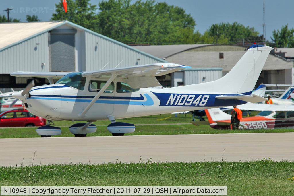 N10948, 1977 Cessna 182Q Skylane C/N 18266102, At 2011 Oshkosh