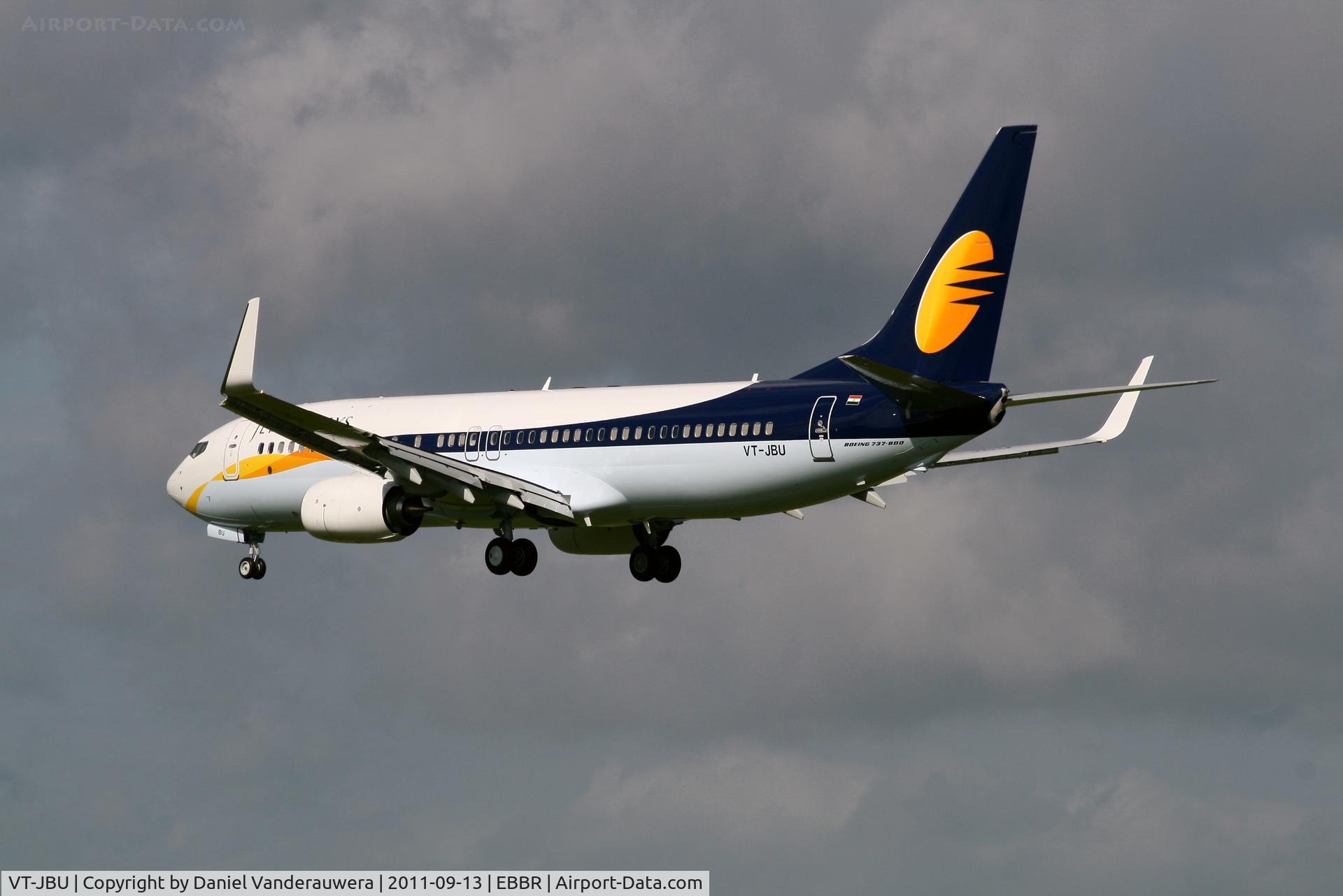 VT-JBU, 2011 Boeing 737-86N C/N 36825, Flight JAI9016 (ferry from Seattle to India) is descending to RWY 25L