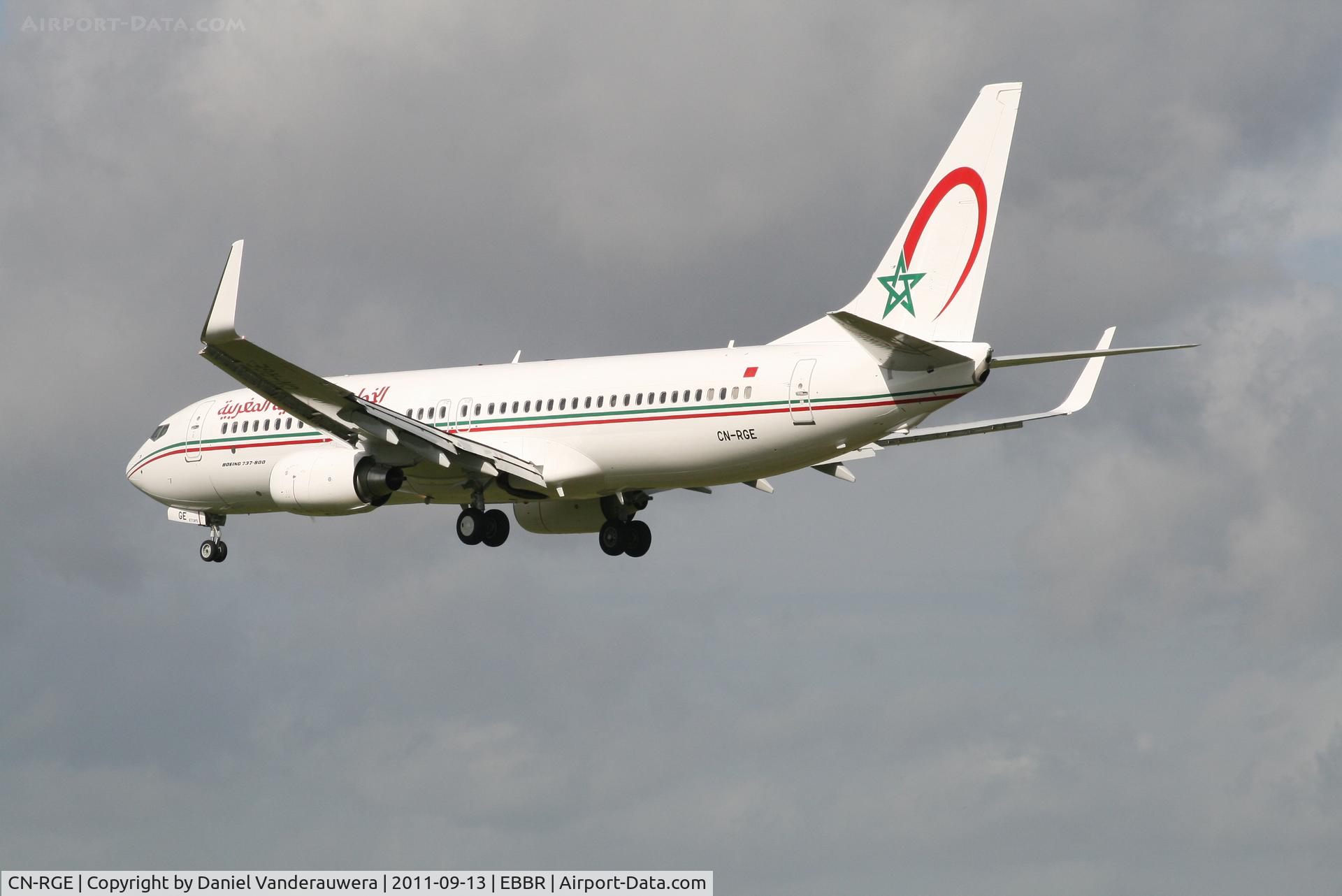 CN-RGE, 2011 Boeing 737-86N C/N 36822, Flight AT682 is descending to RWY 25L