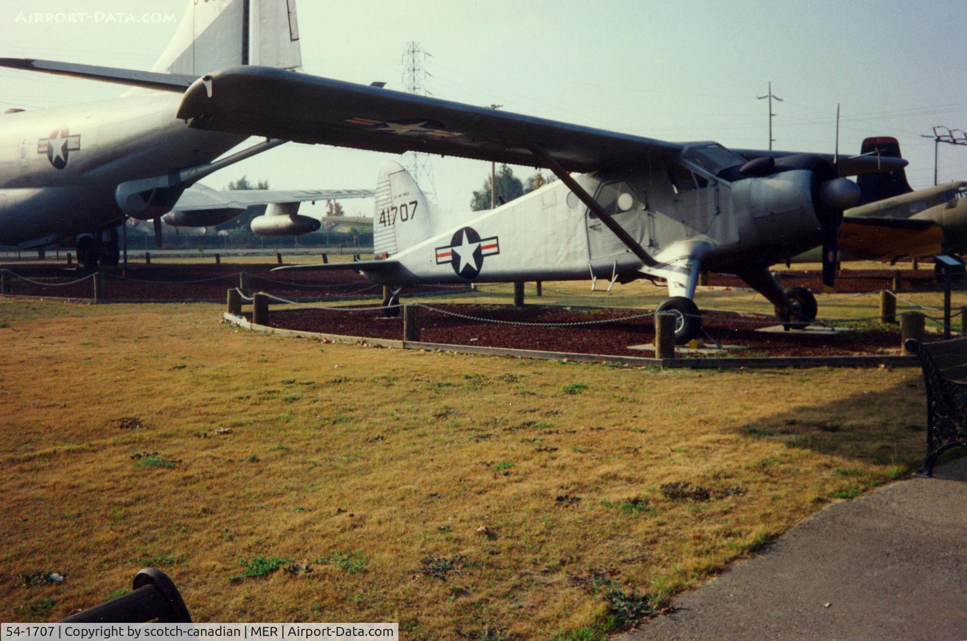 54-1707, 1954 De Havilland Canada U-6A Beaver C/N 853, 1954 De Havilland Canada U-6A Beaver at Castle Air Museum, Atwater, CA - July 1989