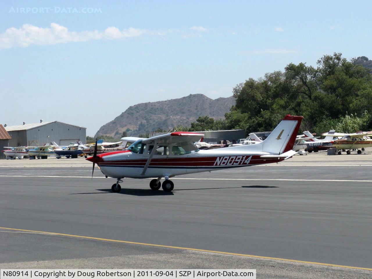 N80914, 1976 Cessna 172M C/N 17266799, 1976 Cessna 172M SKYHAWK, Lycoming O-320-E2D 150 Hp, taxi off the active