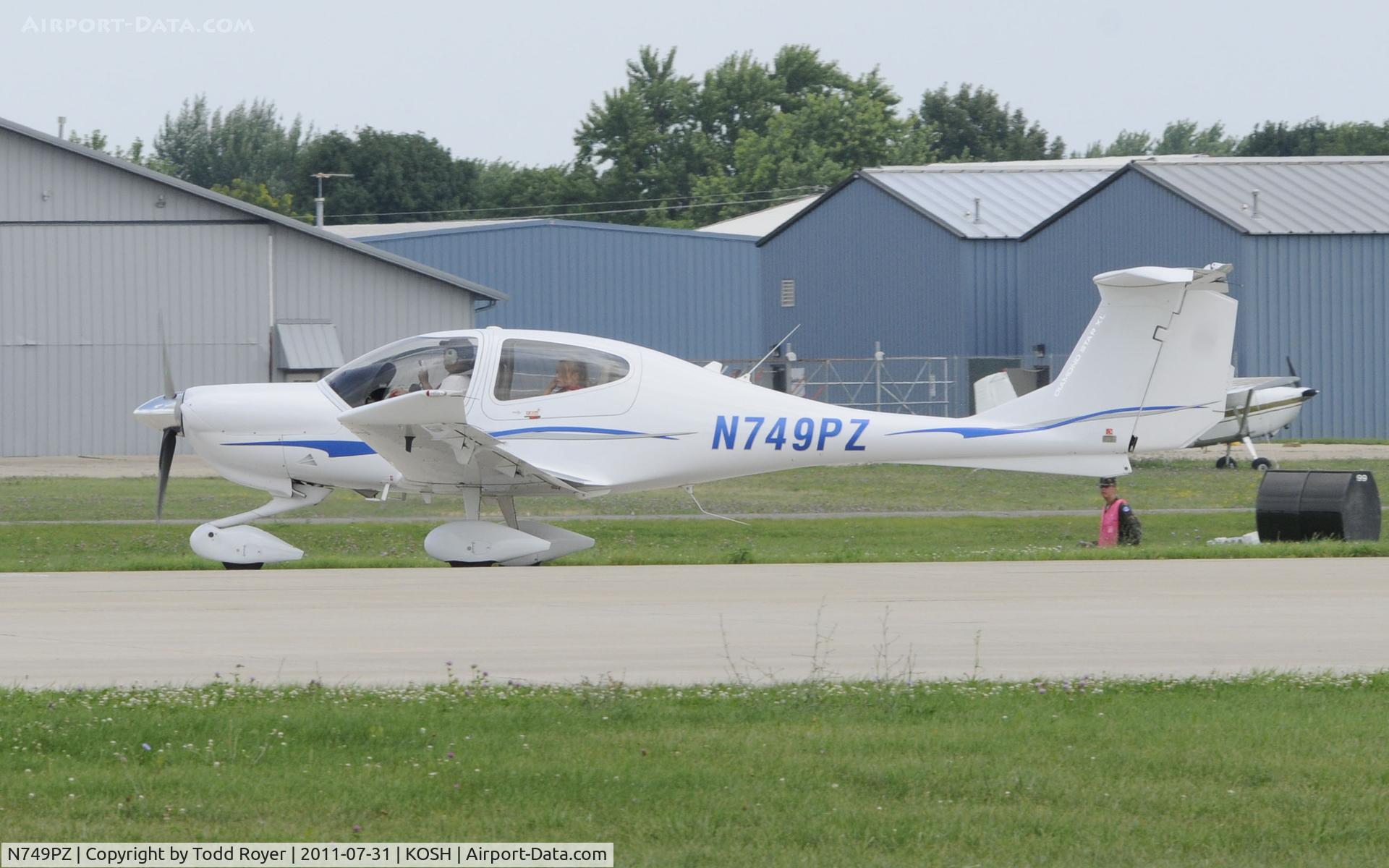 N749PZ, 2007 Diamond DA-40 Diamond Star C/N 40.758, AIRVENTURE 2011