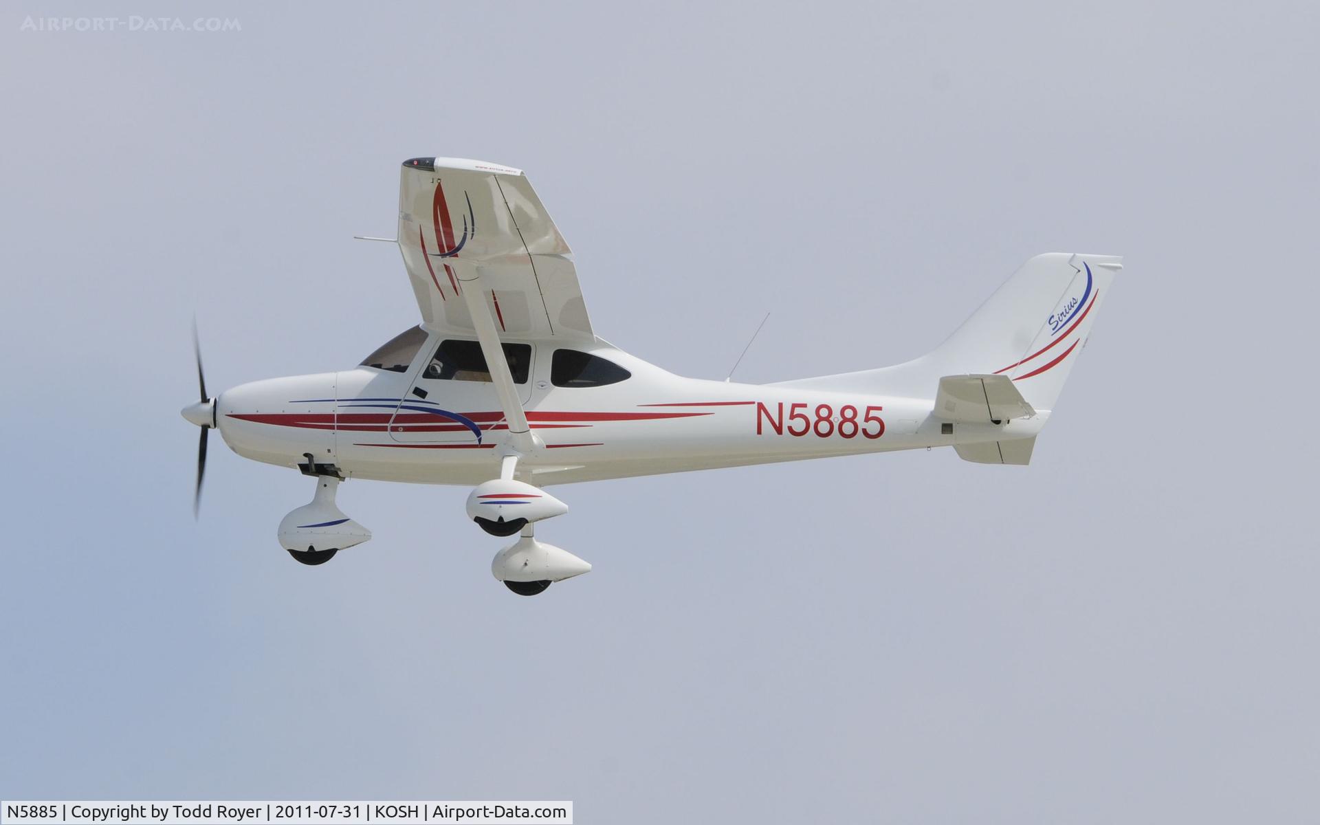 N5885, TL Ultralight TL-3000 Sirius C/N 10SI22, AIRVENTURE 2011