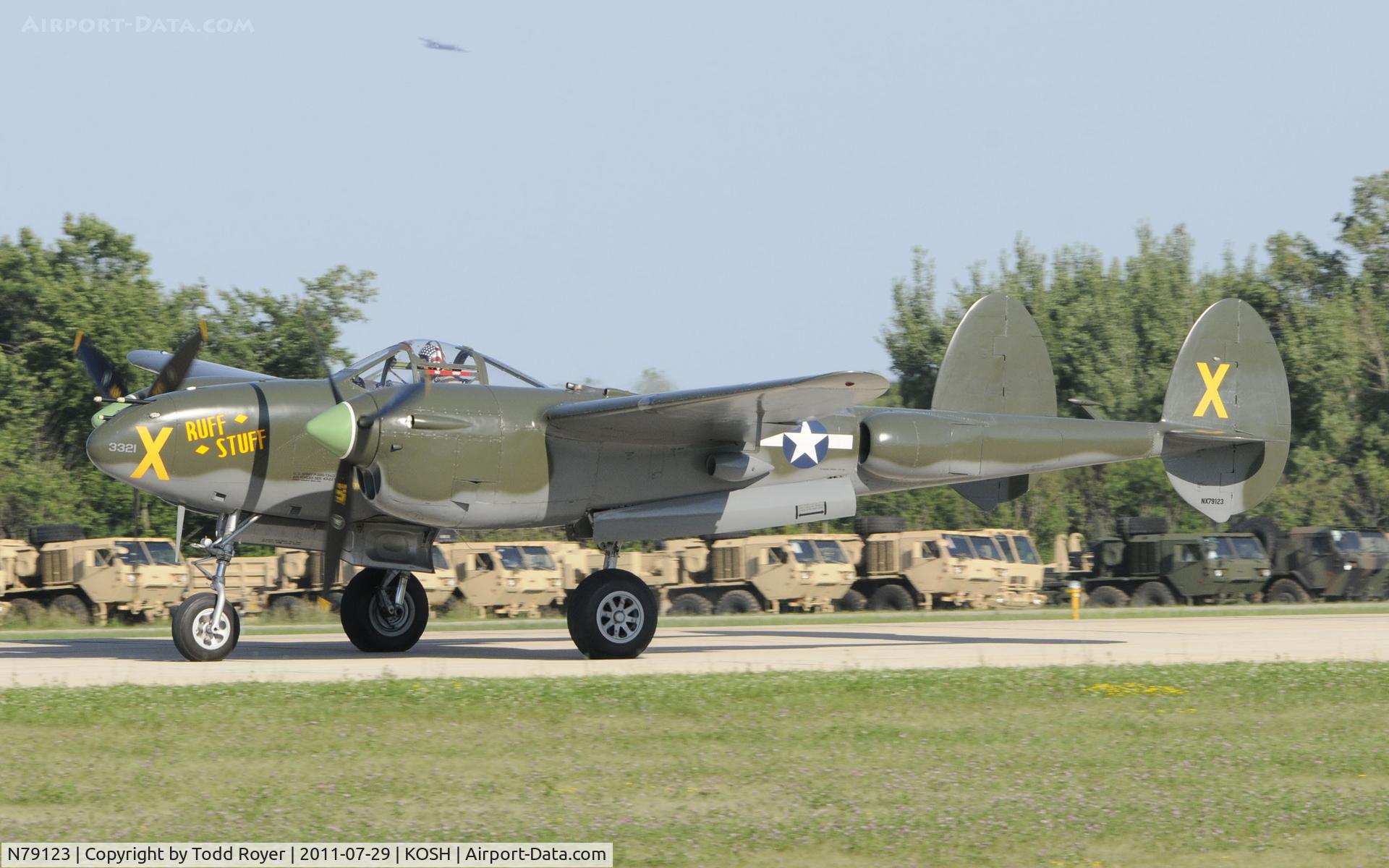 N79123, 1945 Lockheed P-38L-5 Lightning C/N 422-8235, AIRVENTURE 2011