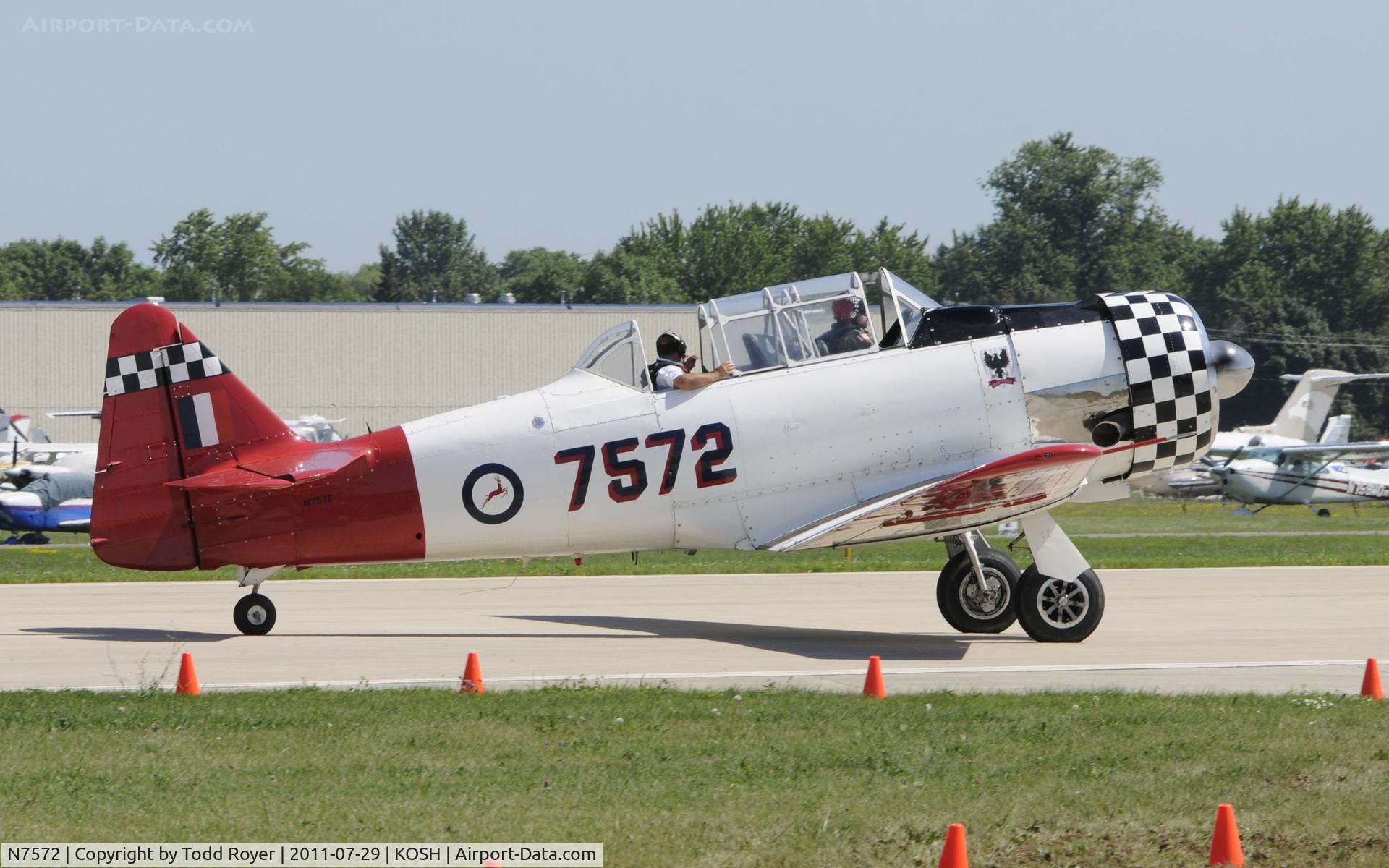 N7572, 1941 North American AT-6D Texan C/N 41-34018, AIRVENTURE 2011