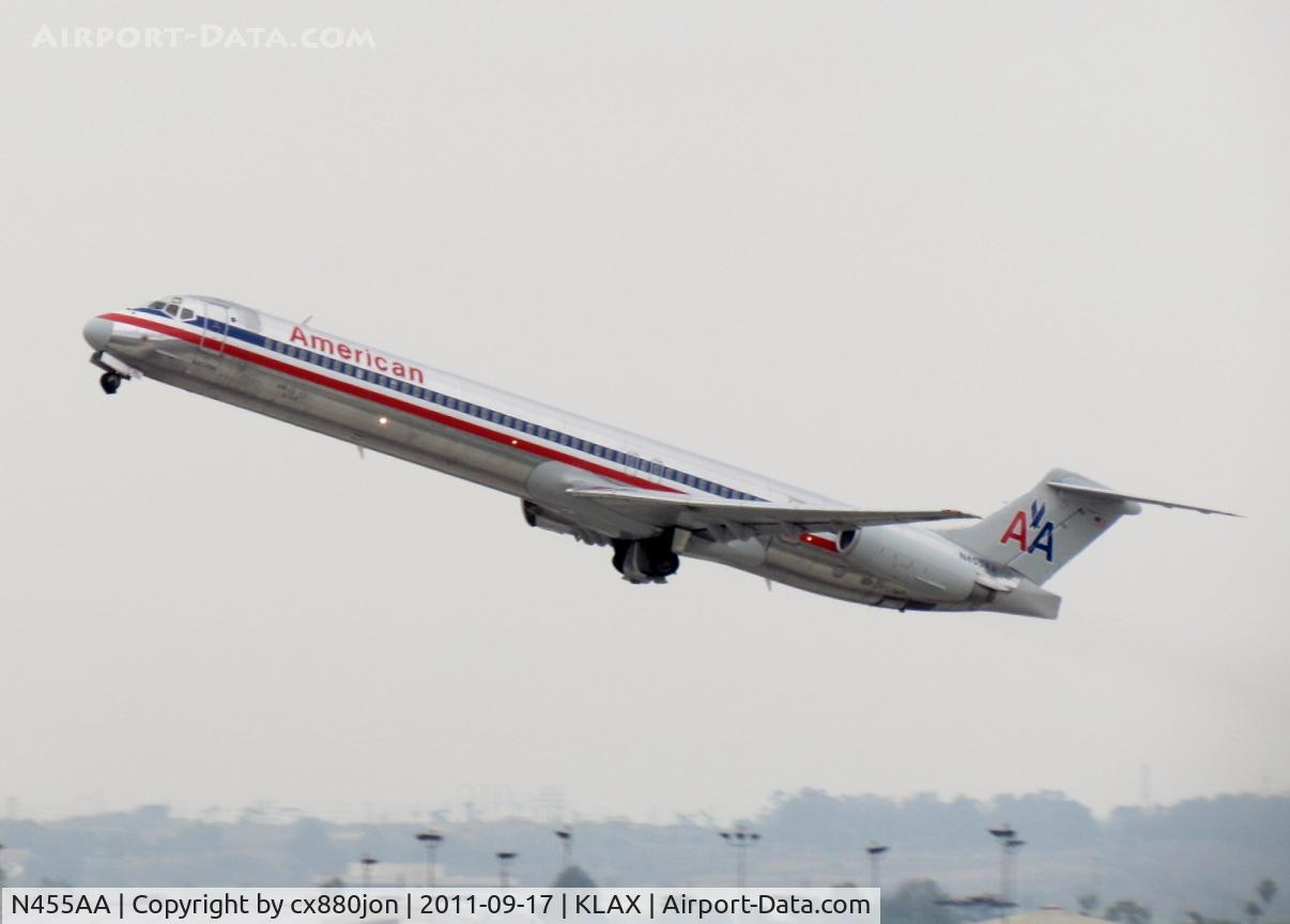 N455AA, 1988 McDonnell Douglas MD-82 (DC-9-82) C/N 49560, MD-82 rockets into the sky