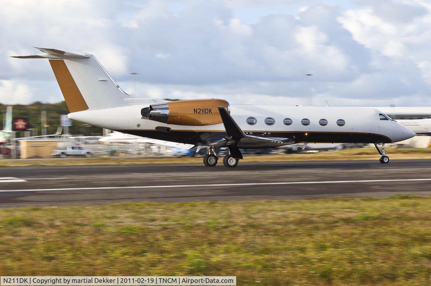 N211DK, 1988 Gulfstream Aerospace G-IV C/N 1078, take off