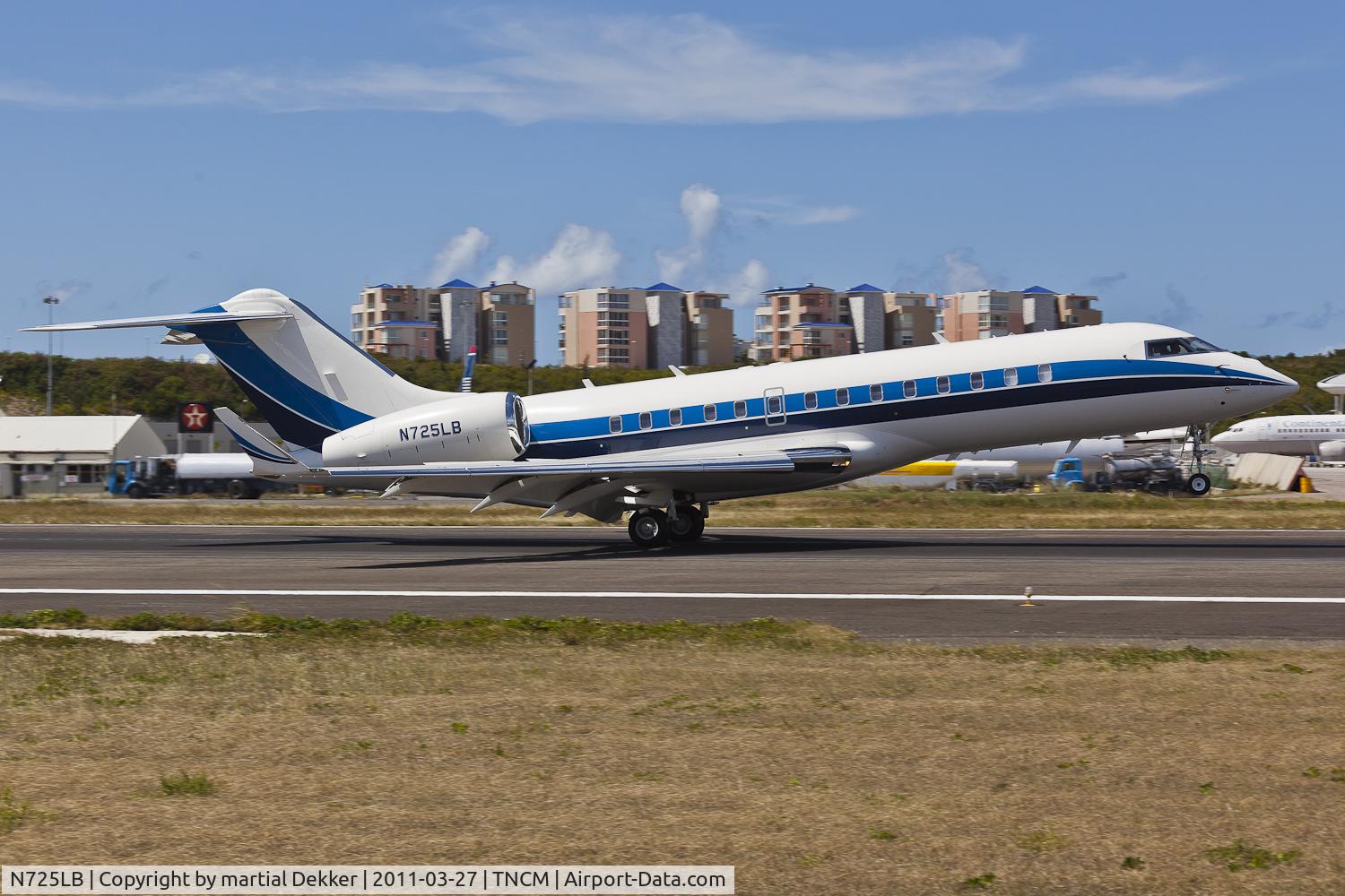 N725LB, 2003 Bombardier BD-700-1A10 Global Express C/N 9129, landing at sxm