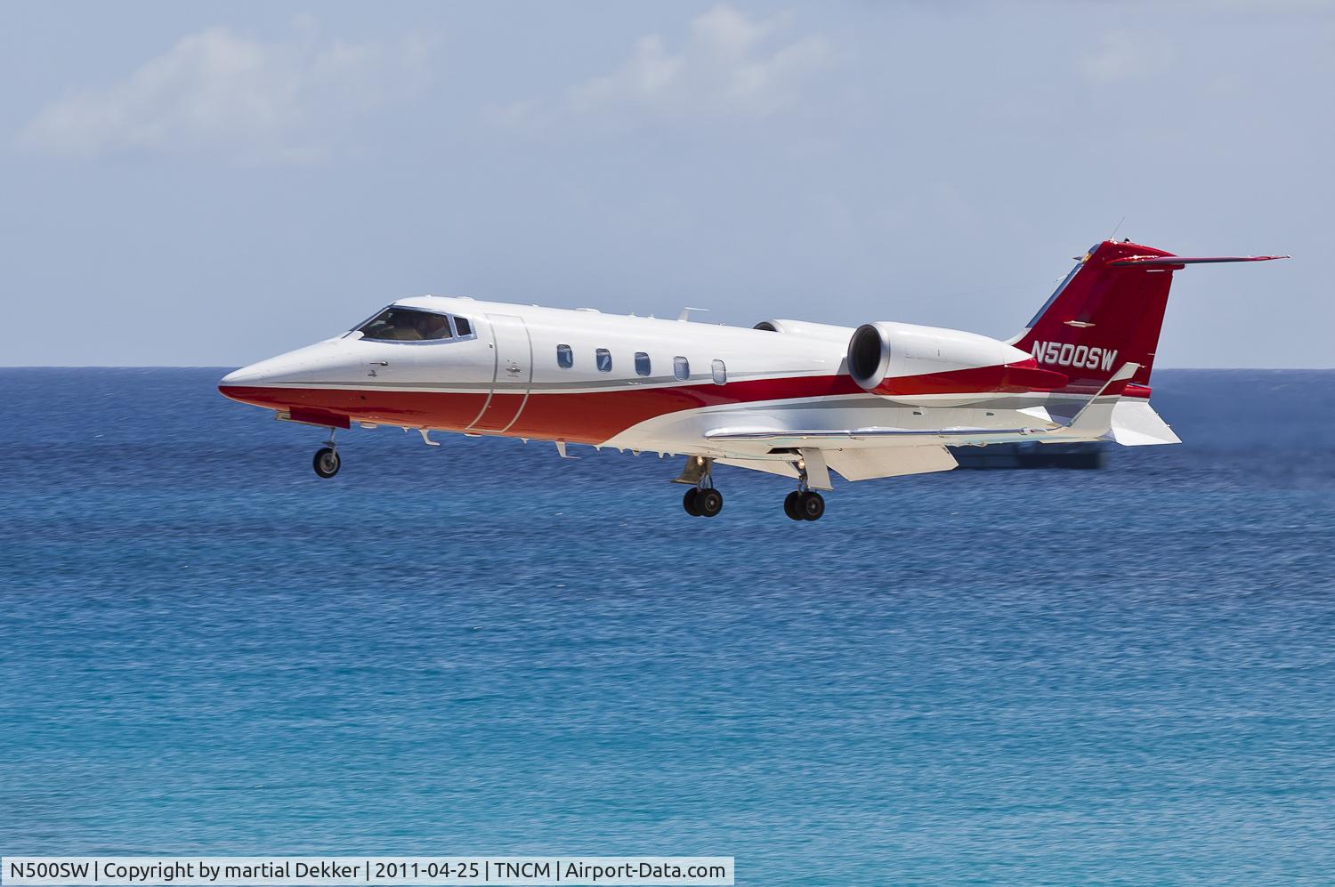 N500SW, 1976 Gates Learjet 24D C/N 325, landing at sxm