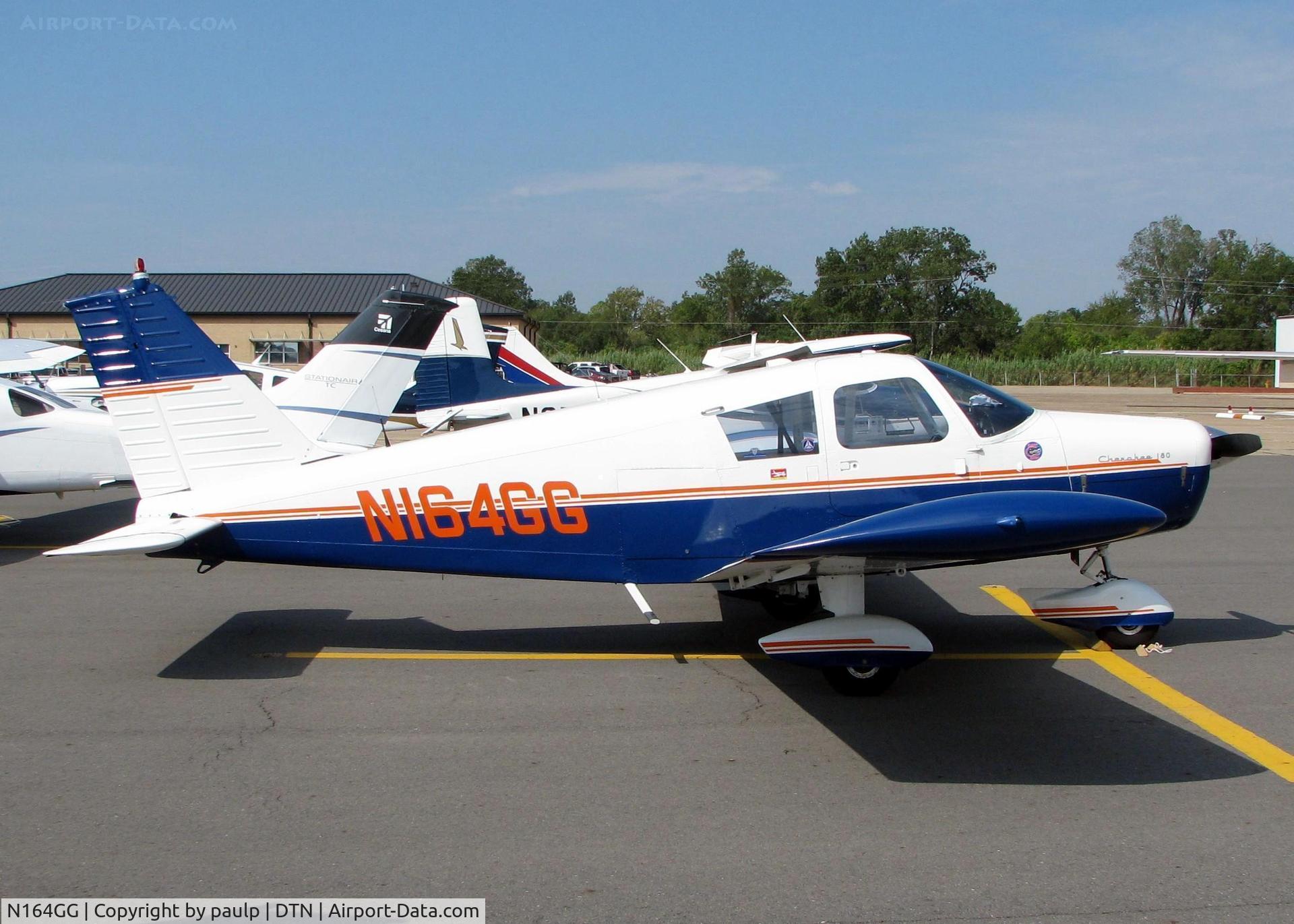N164GG, 1964 Piper PA-28-180 C/N 28-1672, At Downtown Shreveport.