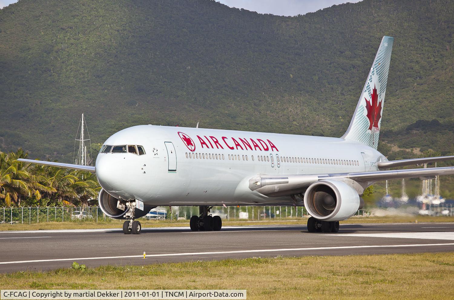 C-FCAG, 1988 Boeing 767-375/ER C/N 24085, landing